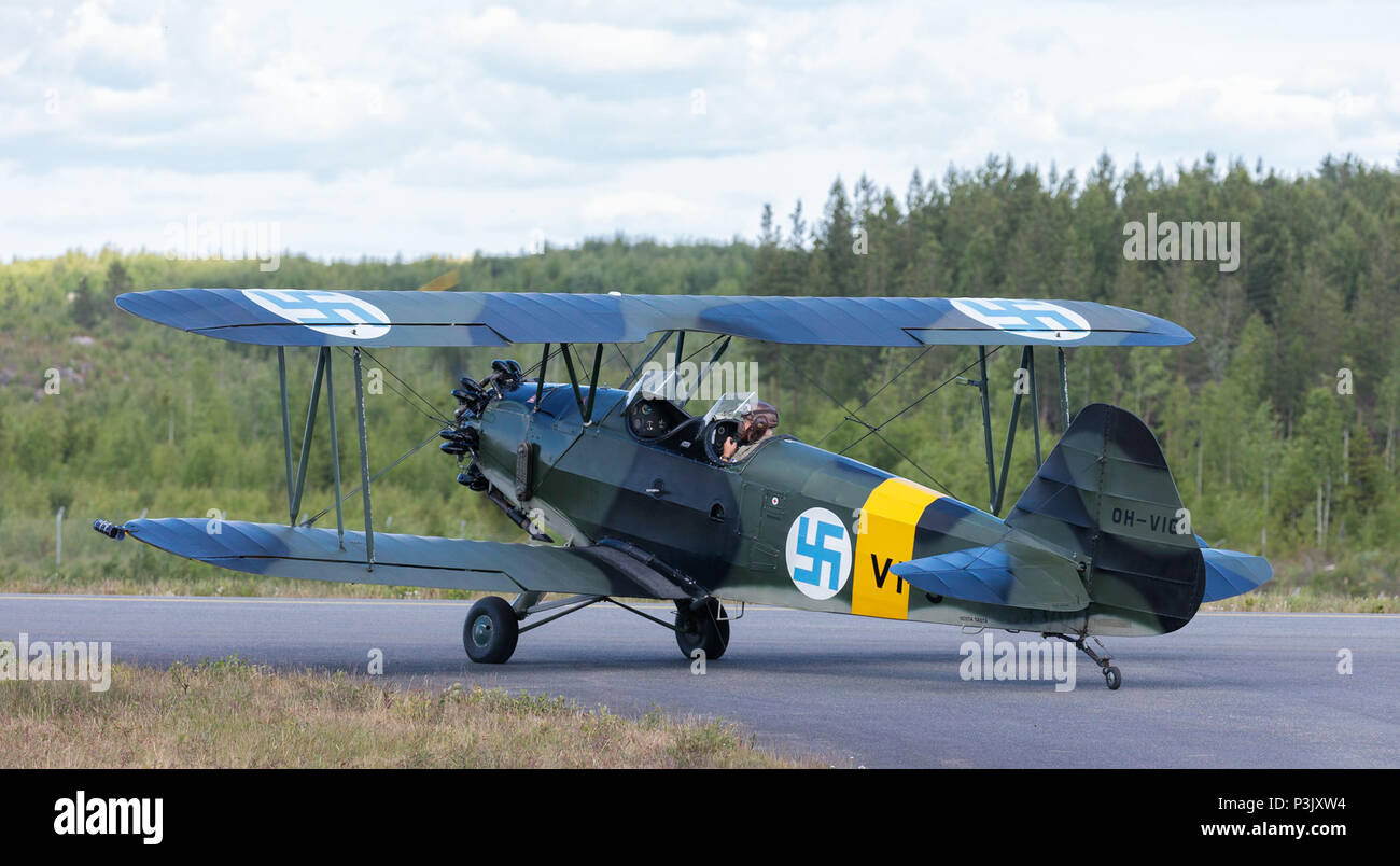 VL Viima Schulungsflugzeug, in Finnland entwickelt und in der FAF 1936 - 1960 serviert, die Teilnahme an 100 Jahre Jubiläum Air Show in Tikkakoski. Stockfoto