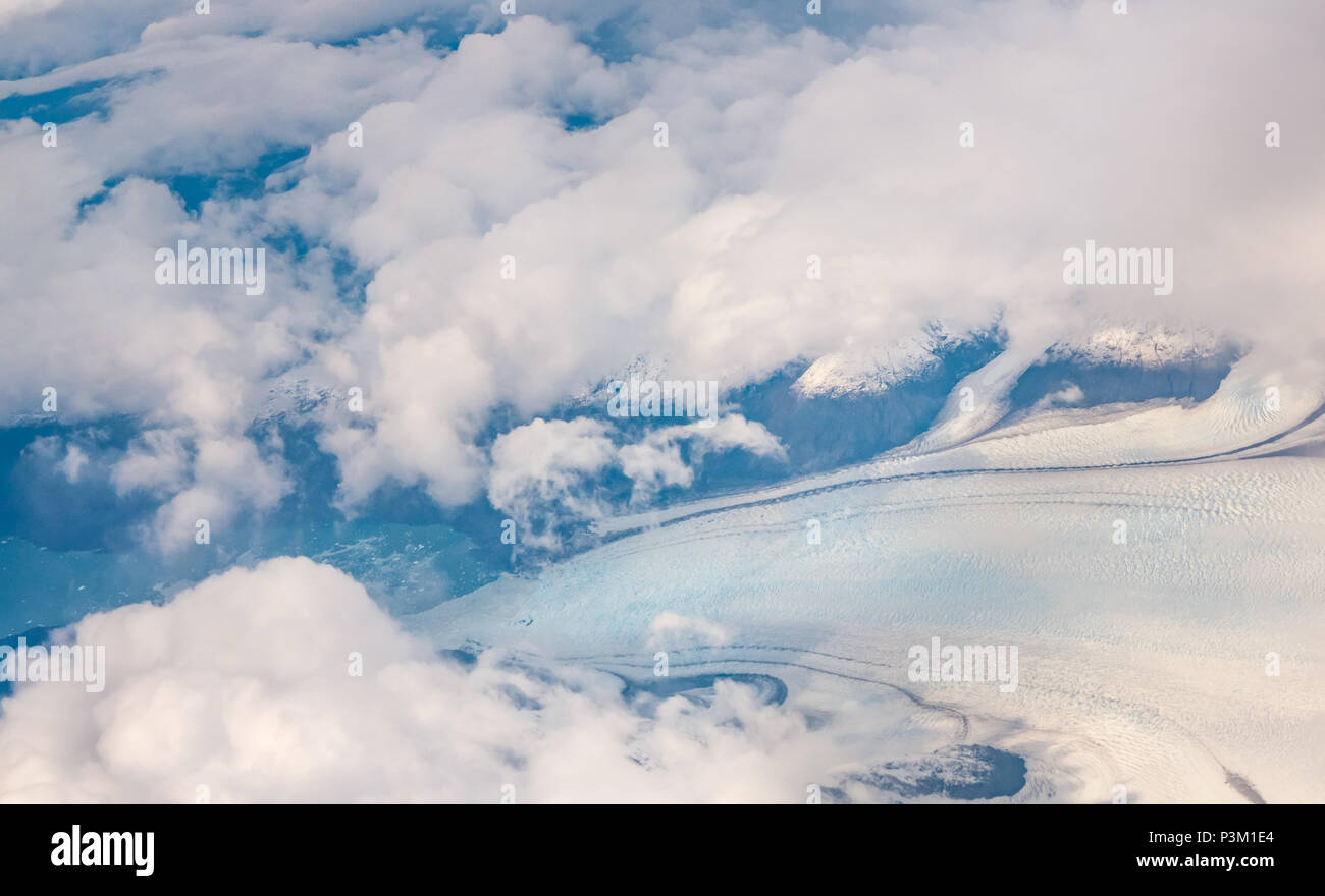 Blick aus dem Flugzeug Fenster der großen Gletscher in See, Anden, Südlichen Patagonischen Eisfeld, Patagonien, Chile, Südamerika Stockfoto