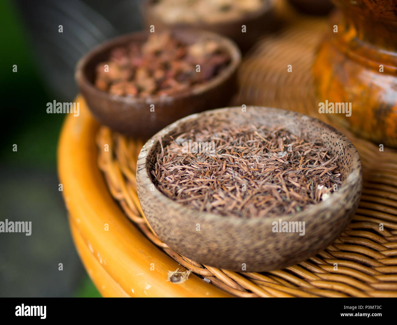 Traditionelle indonesische Gewürze in Jamu Spa Behandlungen verwendet werden. Stockfoto