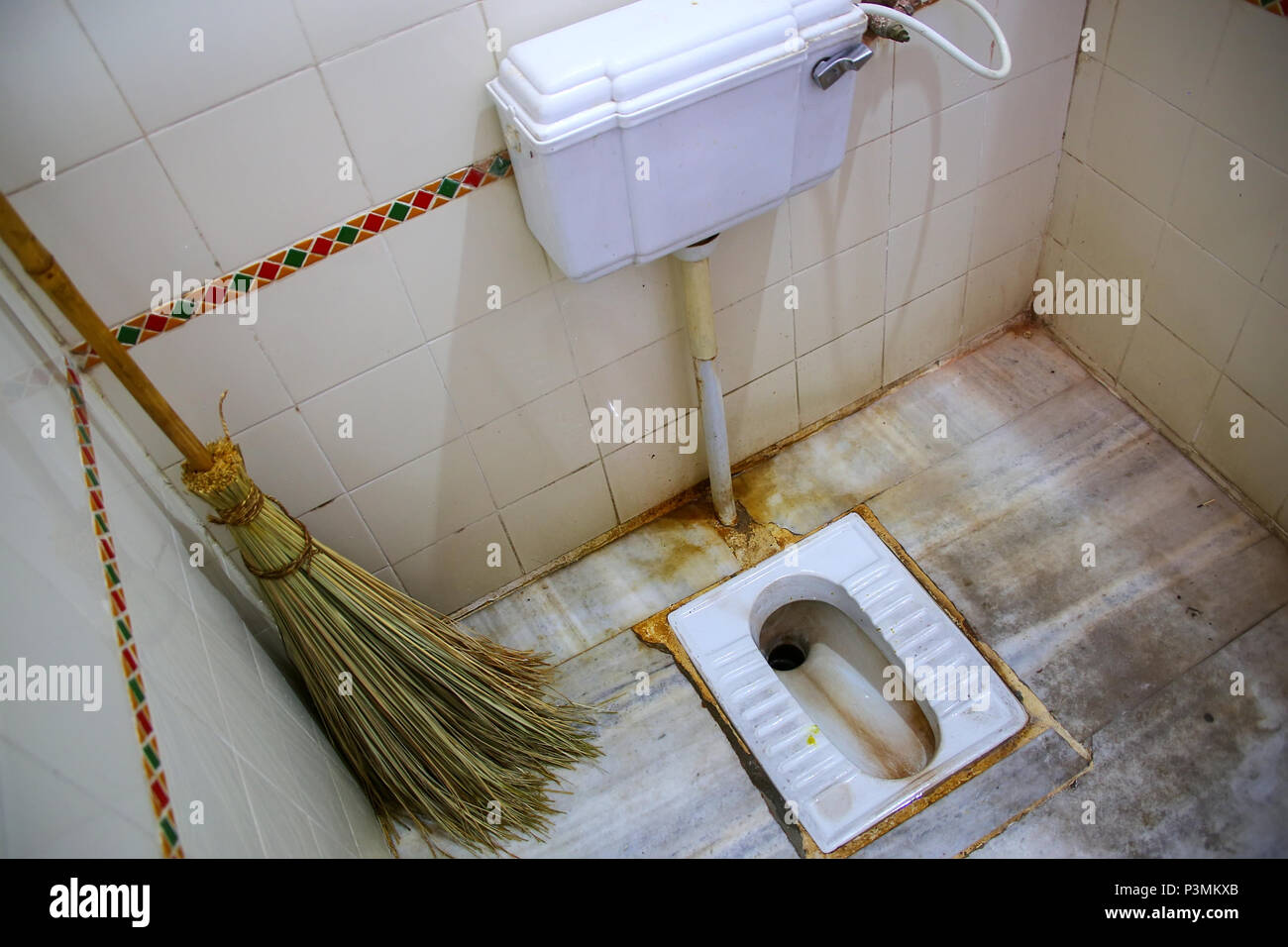 Indische toilette -Fotos und -Bildmaterial in hoher Auflösung – Alamy