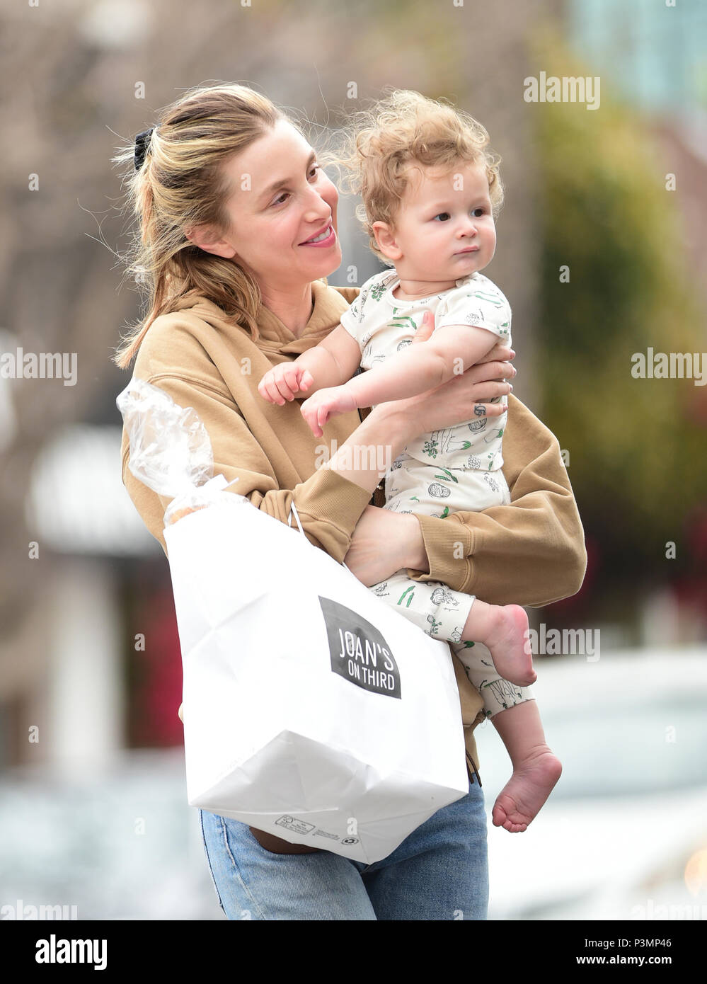 Whitney Port grüßt Ihr Sohn Sonny nach Abheben Mittagessen in Joan's