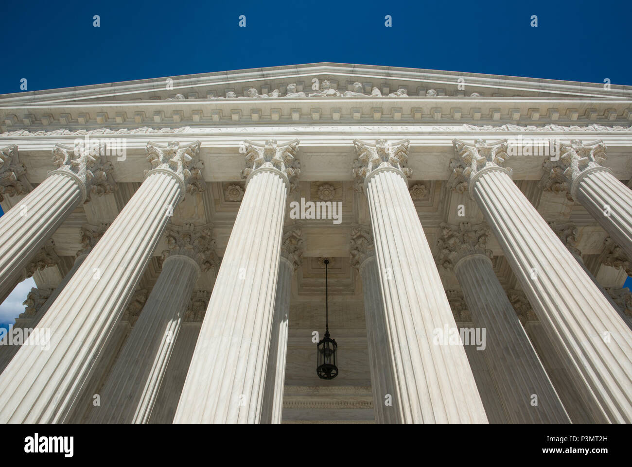 Der Oberste Gerichtshof Gebäude ist der Sitz des Obersten Gerichts der Justiz der Vereinigten Staaten von Amerika. Im Jahr 1935 abgeschlossen, ist es in der 19. Stockfoto