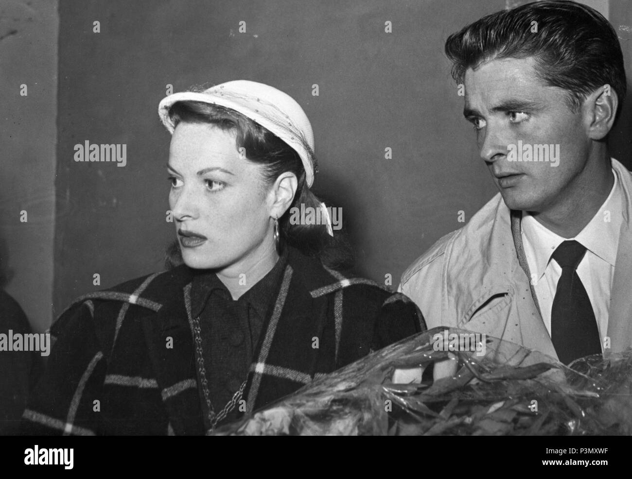 Beschreibung La actriz Junto a su Hermano.. Jahr 1953. Stars Maureen