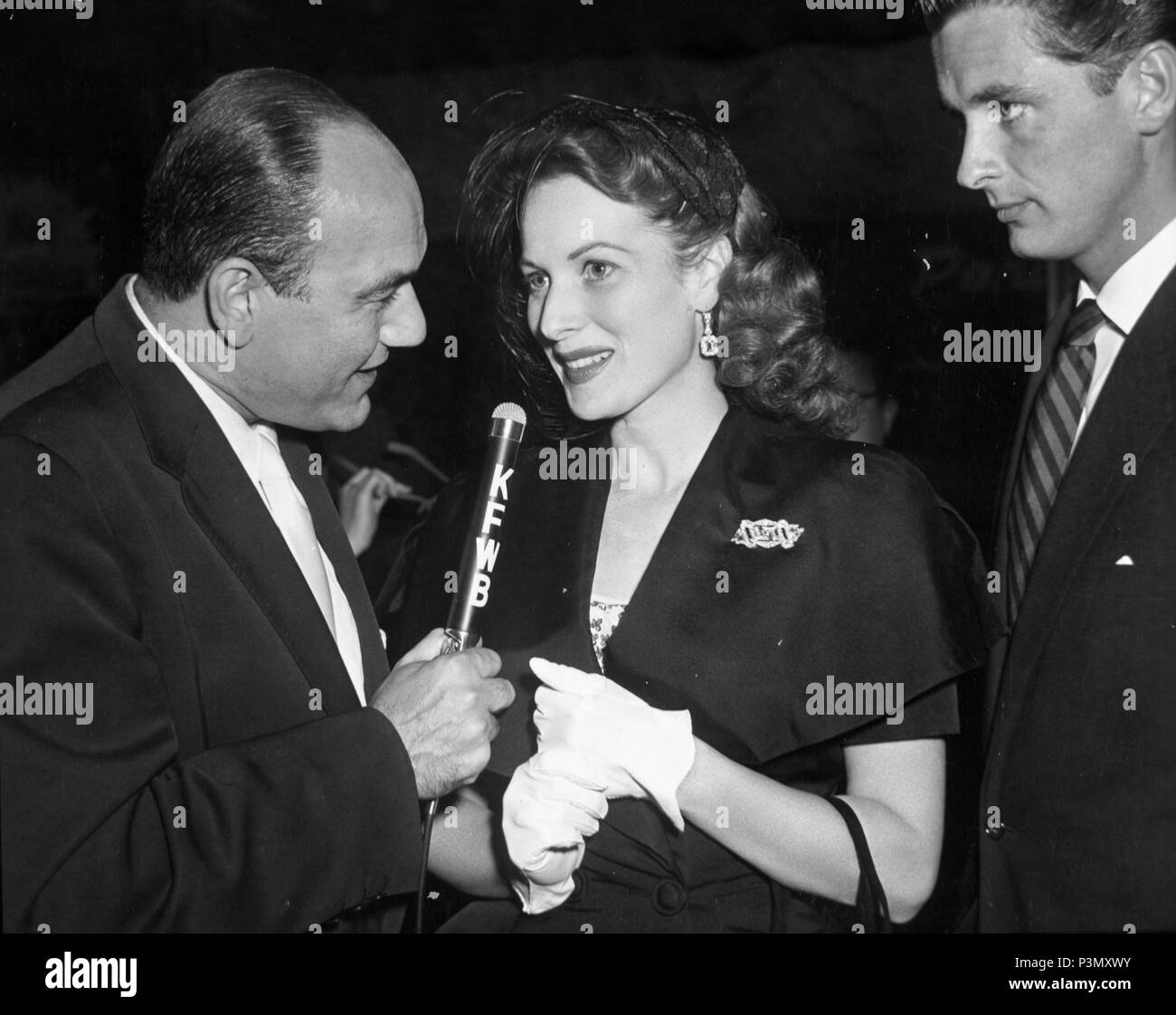 Beschreibung La actriz Junto a su Hermano.. Stars Maureen O'Hara