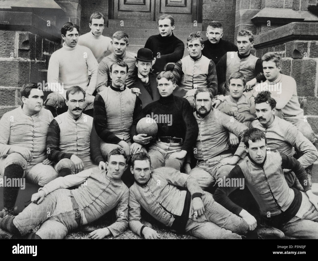 Fußballmannschaft - 1891 - der Rutgers Universität zeigt Gruppe Portrait von Fußball-Team des Rutger Hochschule 1891. Stockfoto
