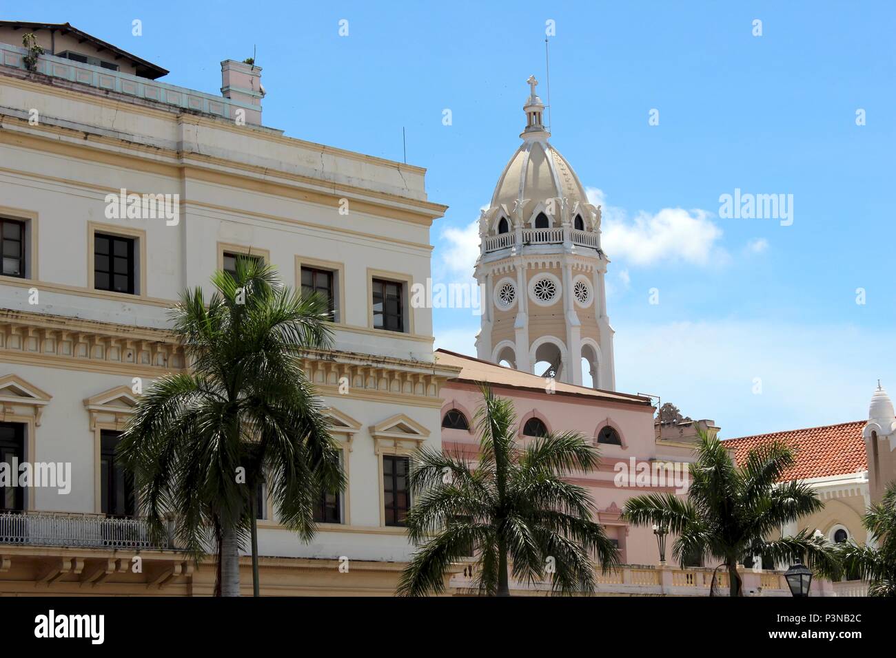 Alten kolonialen Gebäude in der City Square in Panama City Stockfoto