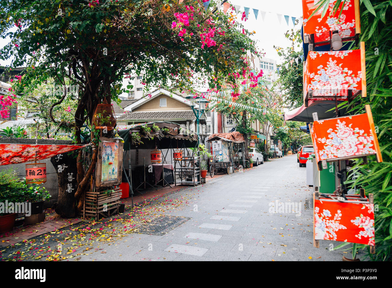 Tainan, Taiwan - 9. Mai 2018: Fuzhong Straße ist die berühmte Einkaufsstraße Stockfoto