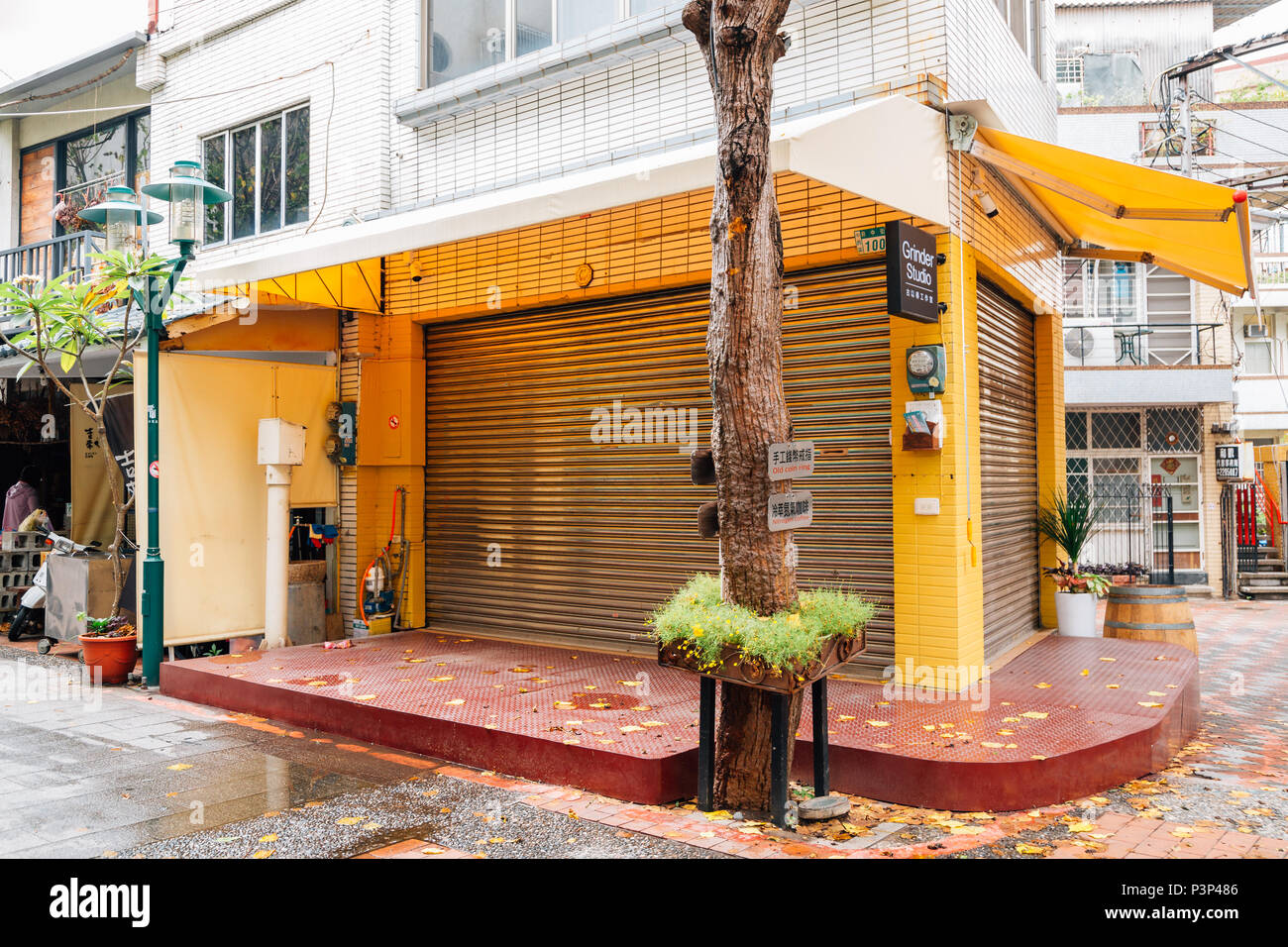 Tainan, Taiwan - 9. Mai 2018: Fuzhong Straße ist die berühmte Einkaufsstraße Stockfoto