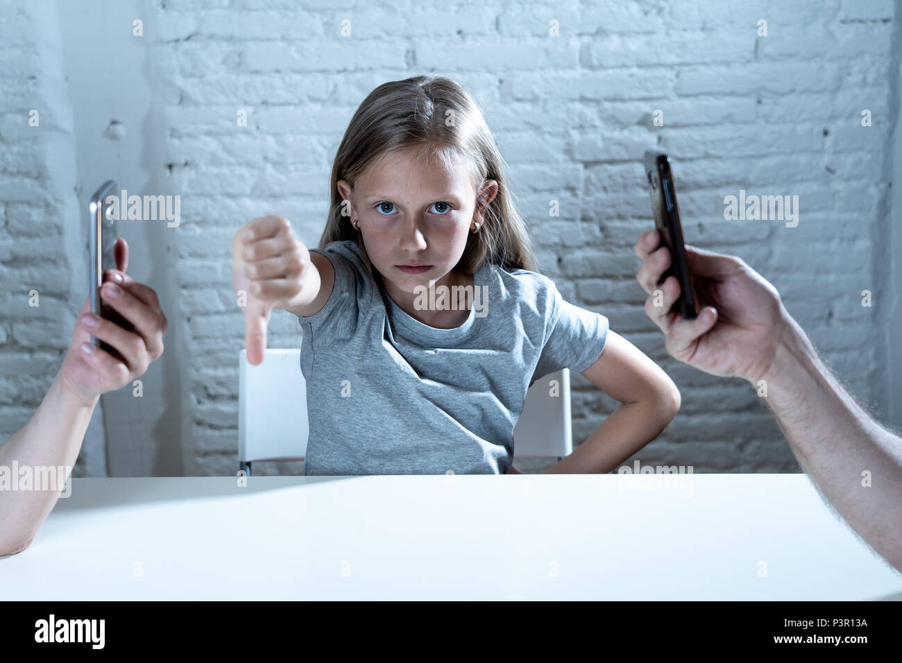 Neglected child parent Fotos und Bildmaterial in hoher Auflösung Alamy