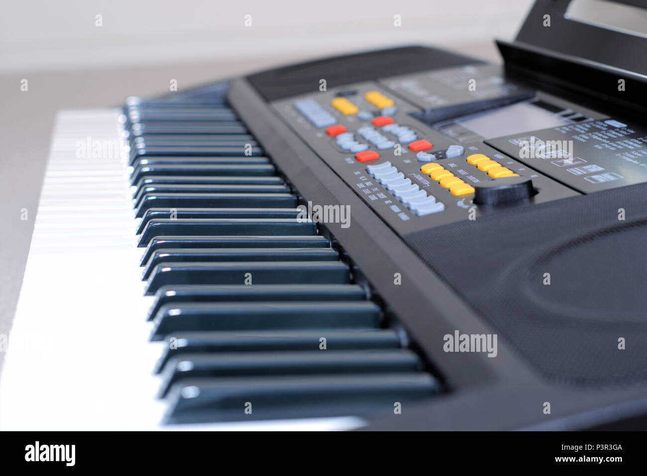 Elektronische Keyboard Piano schließen oben mit selektiven Fokus Stockfoto