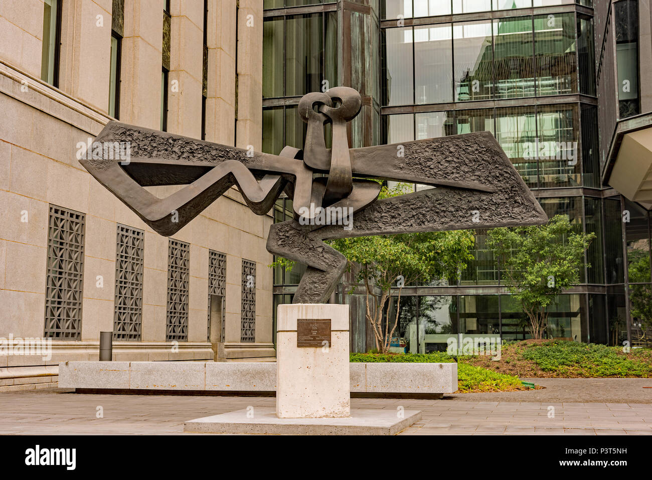Sorel Etrog's Bronze Skulptur von Flug Wellington St. in Ottawa, Kanada. Stockfoto