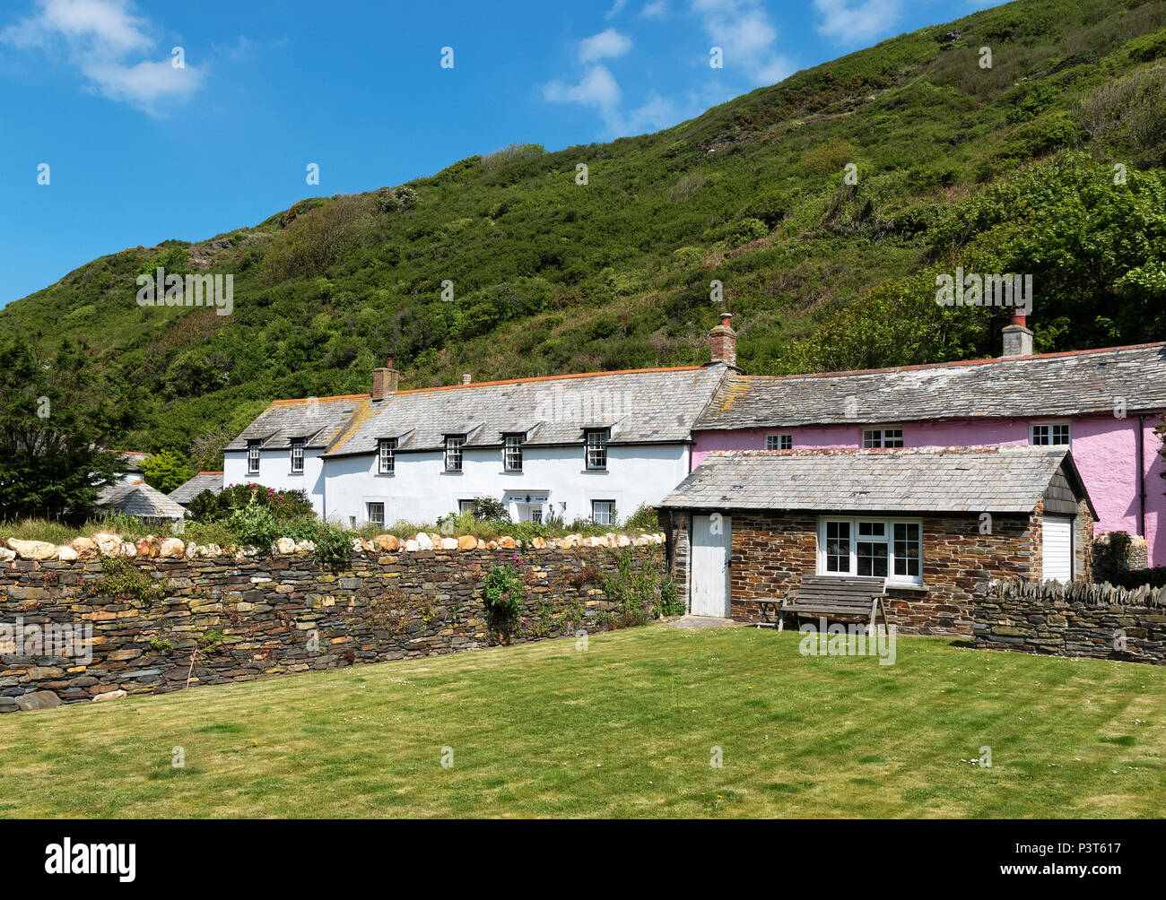 Traditionelle Hütten im Dorf boscastle, Cornwall, England, Großbritannien, Großbritannien. Stockfoto