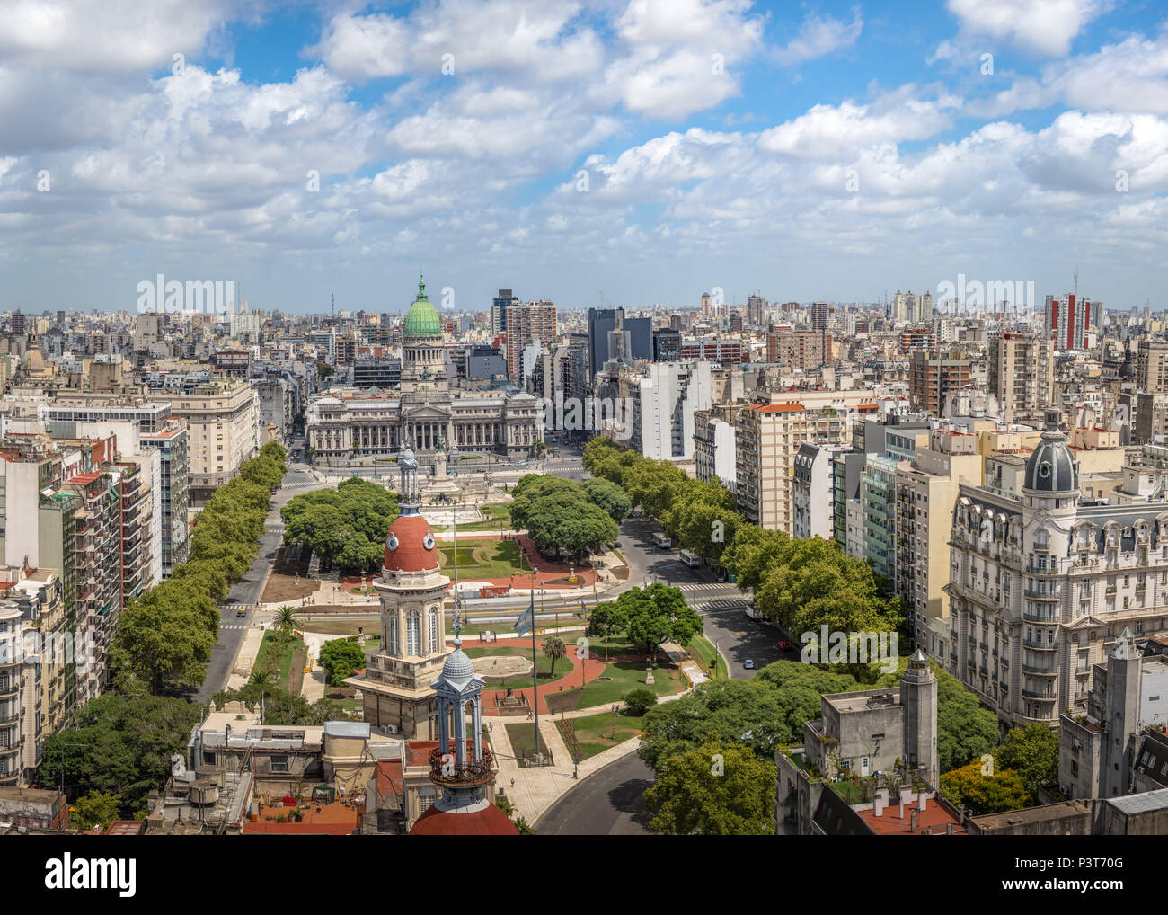 Luftaufnahme von Buenos Aires und Plaza Congreso (Congress Square) in hoher Auflösung - Buenos Aires, Argentinien Stockfoto