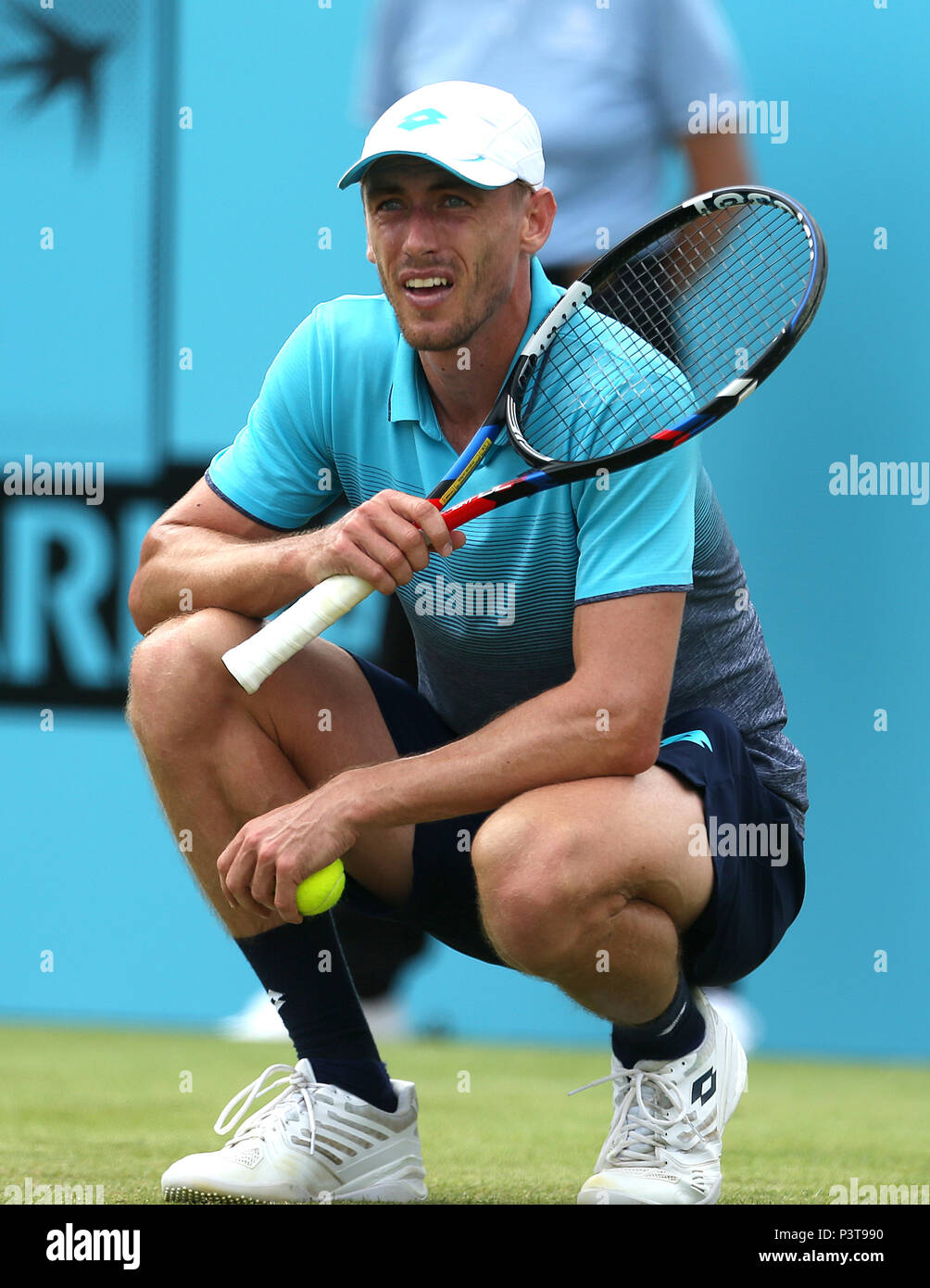 Australiens John millman reagiert gegen eine Entscheidung während Tag zwei des Fever-Tree Meisterschaft im Queens Club, London. Stockfoto