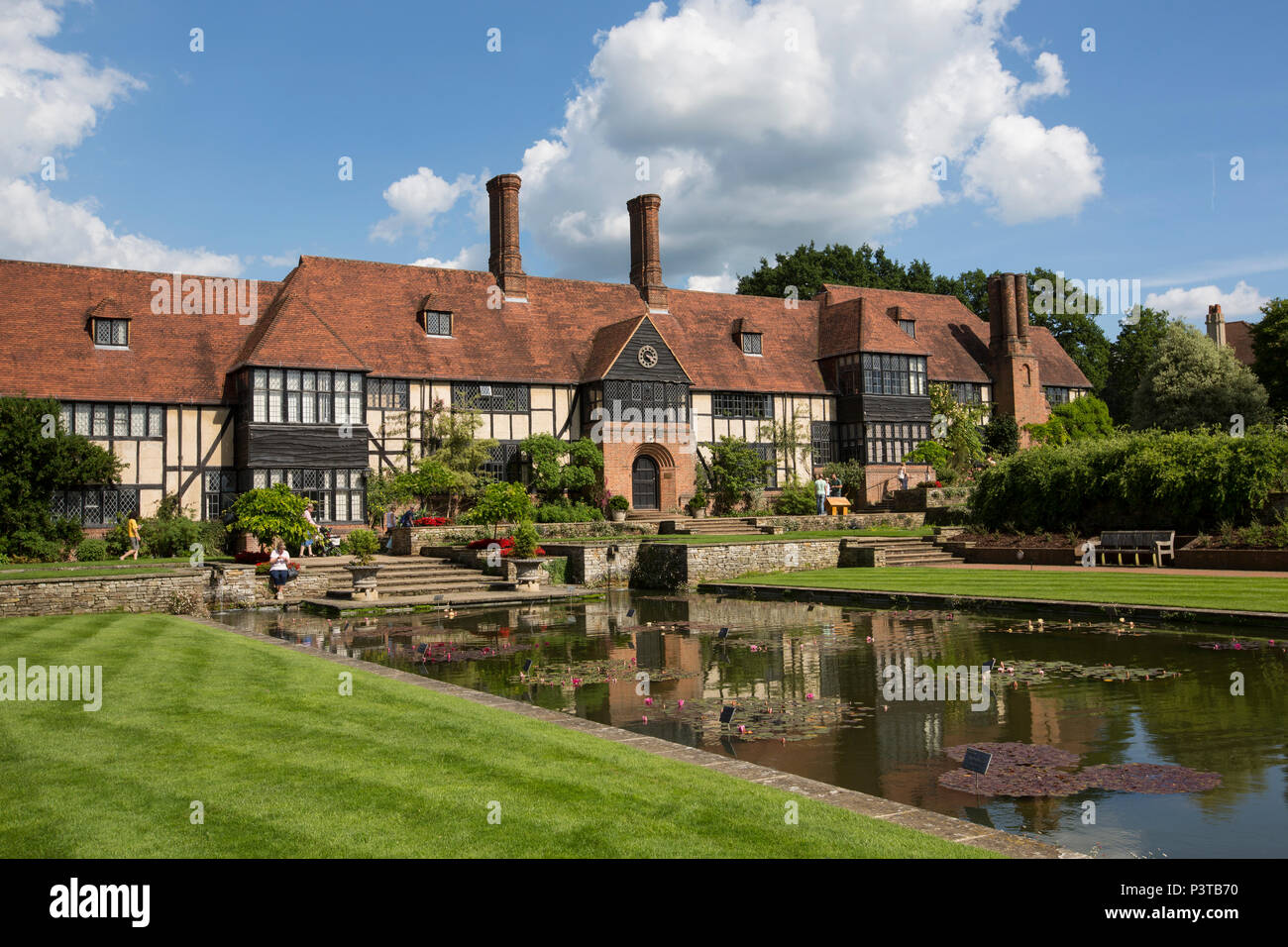 RHS Wisley Gardens, gepflanzt, Grenzen, üppigen Rosengärten und eine state-of-the-art Gewächshaus, Gartenbau Gärten in Surrey, England, U Stockfoto
