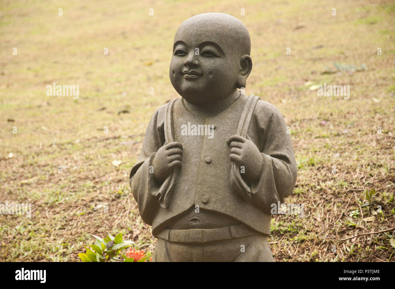 COTIA, SP - 21.02.2016: TEMPLO ZU LAI-Estátuas de BUda crinça keine Jardim de Entrada do Templo budista Zu Lai. (Foto: Daniela Maria/Fotoarena) Stockfoto