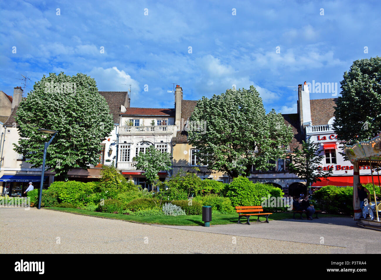 Merry-go-round, Carnot Square, Beaune, Cote d oder Bourgogne-Franche-Comté, Frankreich Stockfoto