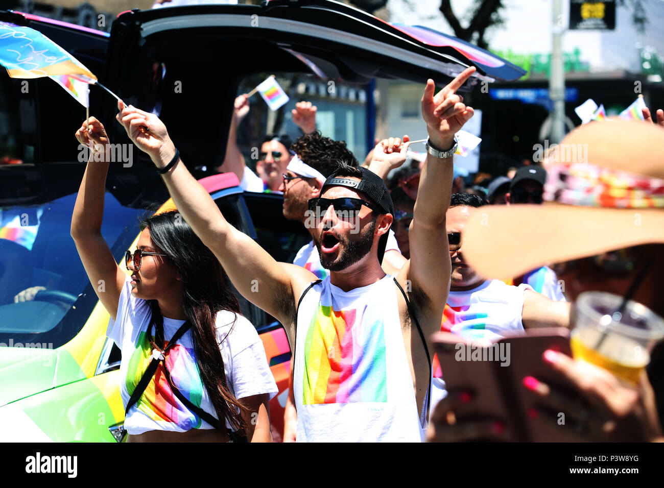 Los Angeles, Kalifornien, USA. 10 Juni, 2018. Die Teilnehmer der LA Pride Parade in West Hollywood, Kalifornien. Die jährlichen LGBTQ Feier zeichnete geschätzte Menge von 150.000 Menschen. Credit: Katrina Kochneva/ZUMA Draht/Alamy leben Nachrichten Stockfoto