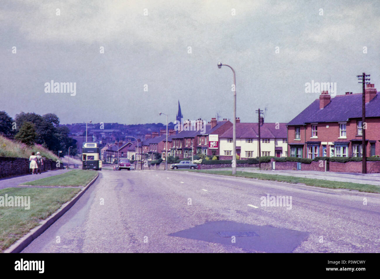 Betrachten towrds Chesterfield Stadtzentrum, dem North Derbyshire im August 1963 Stockfoto