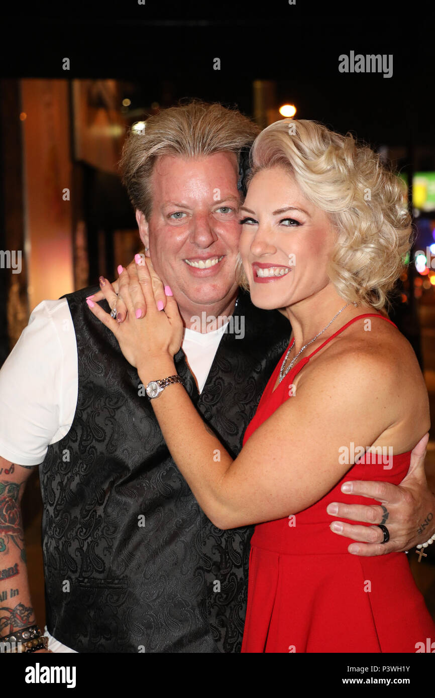 Die swansons performing Live at the Whisky a Go Go in Hollywood, Kalifornien mit: Joe Finley, Angie Finley Wo: Los Angeles, Kalifornien, Vereinigte Staaten, wenn: 18. Mai 2018 Credit: Sheri Determan/WENN.com Stockfoto