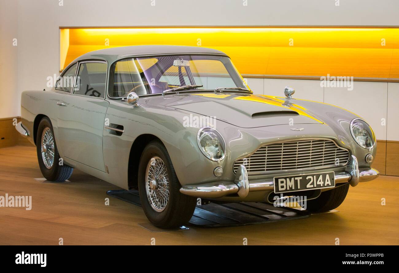 Der Aston Martin DB 5 von James Bond, der voraussichtlich £ 1.200.000 - £ 1.600.000, bei Bonhams "Londoner Showroom fotografiert zu holen. Stockfoto