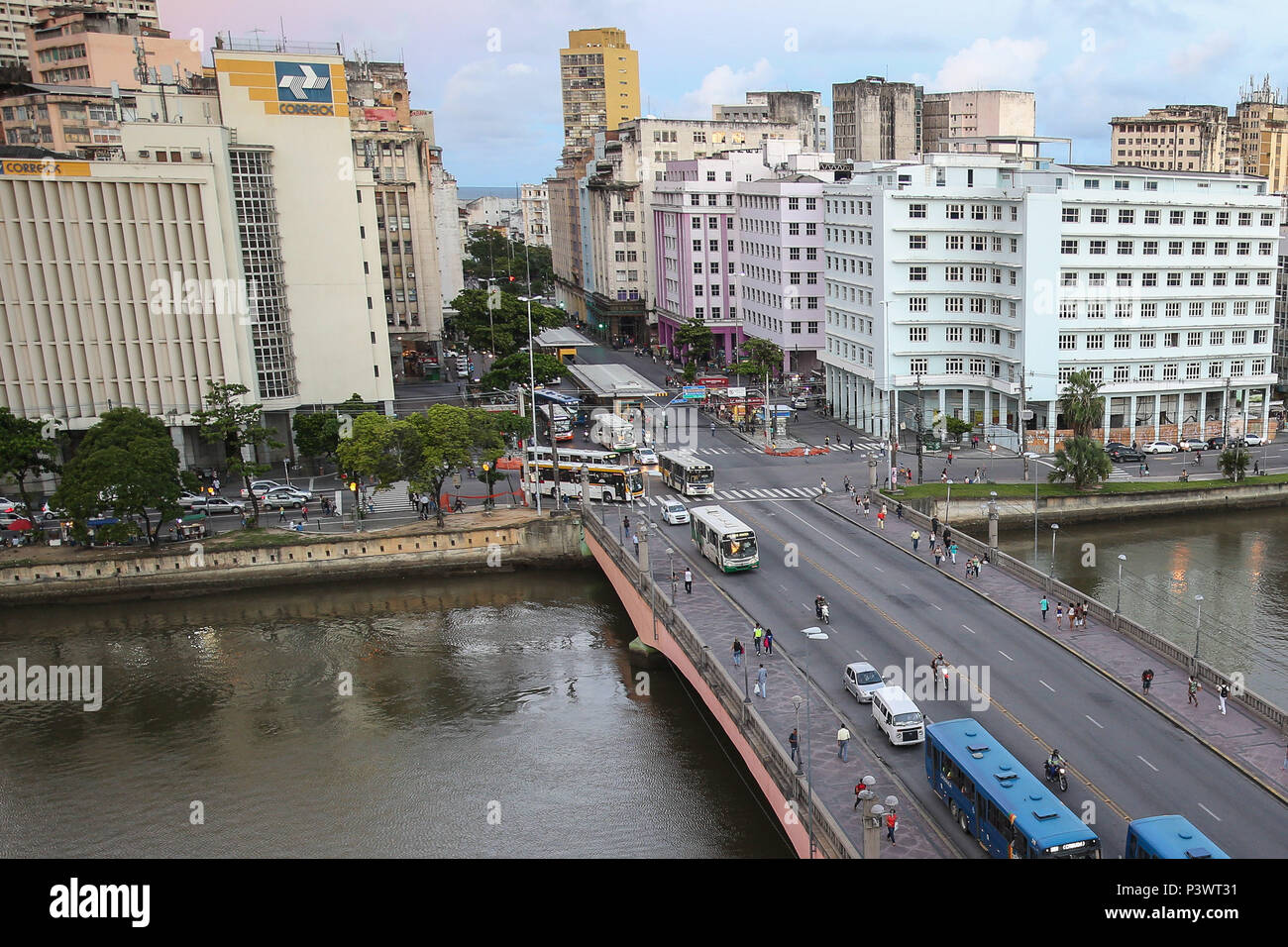 RECIFE, PE - 02.06.2016: PONTE DUARTE COELHO - Vista da Ponte Duarte Coelho, keine Centro de Recife. (Foto: Allan Torres/Fotoarena) Stockfoto