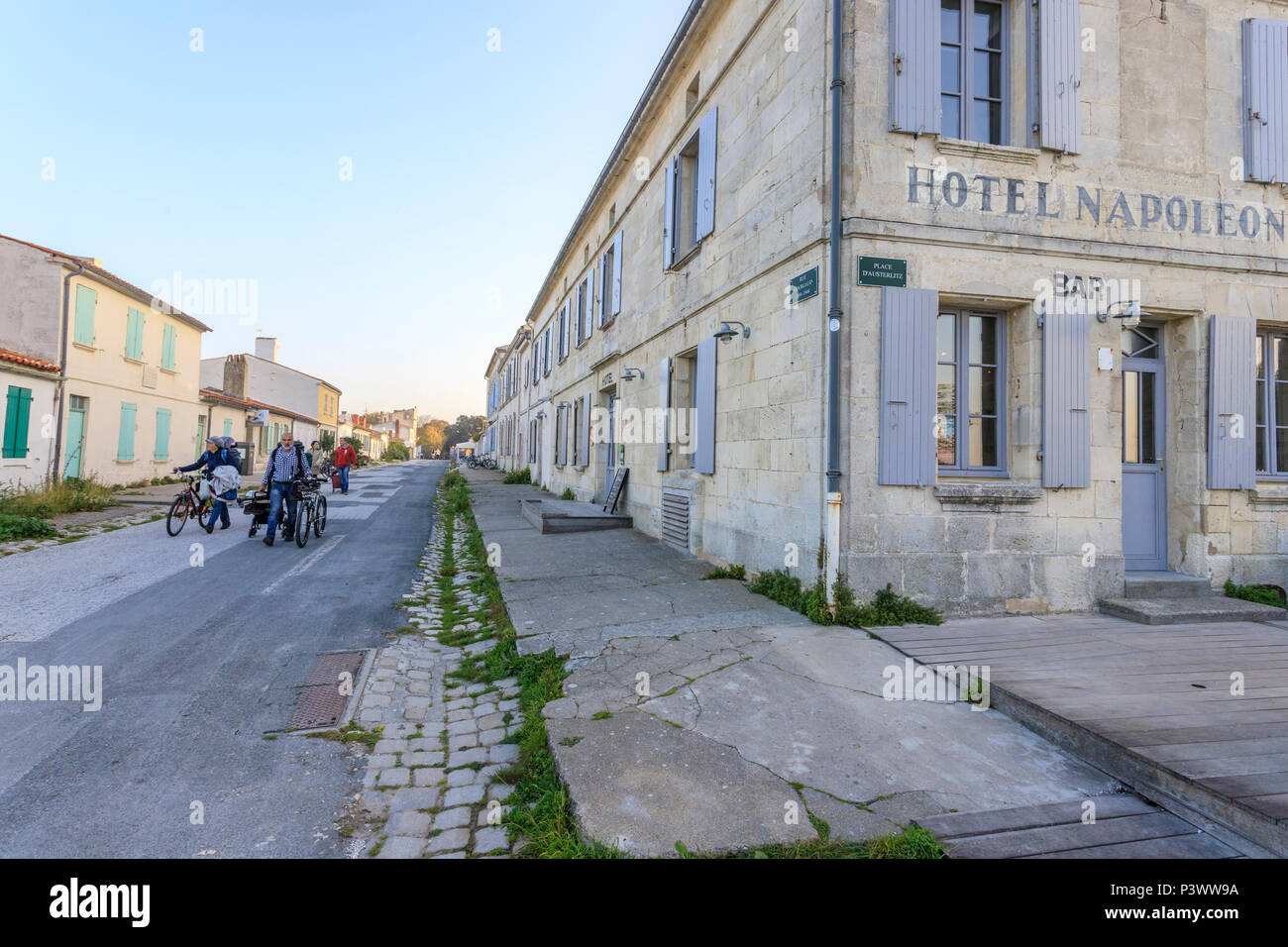 Frankreich, Charente Maritime, Ile d'Aix, Rue Gourgaud Einhalt geboten wurde // Frankreich, Charente-Maritime (17), Île d'Aix, Île-d'Aix, rue Gourgaud Einhalt geboten wurde Stockfoto