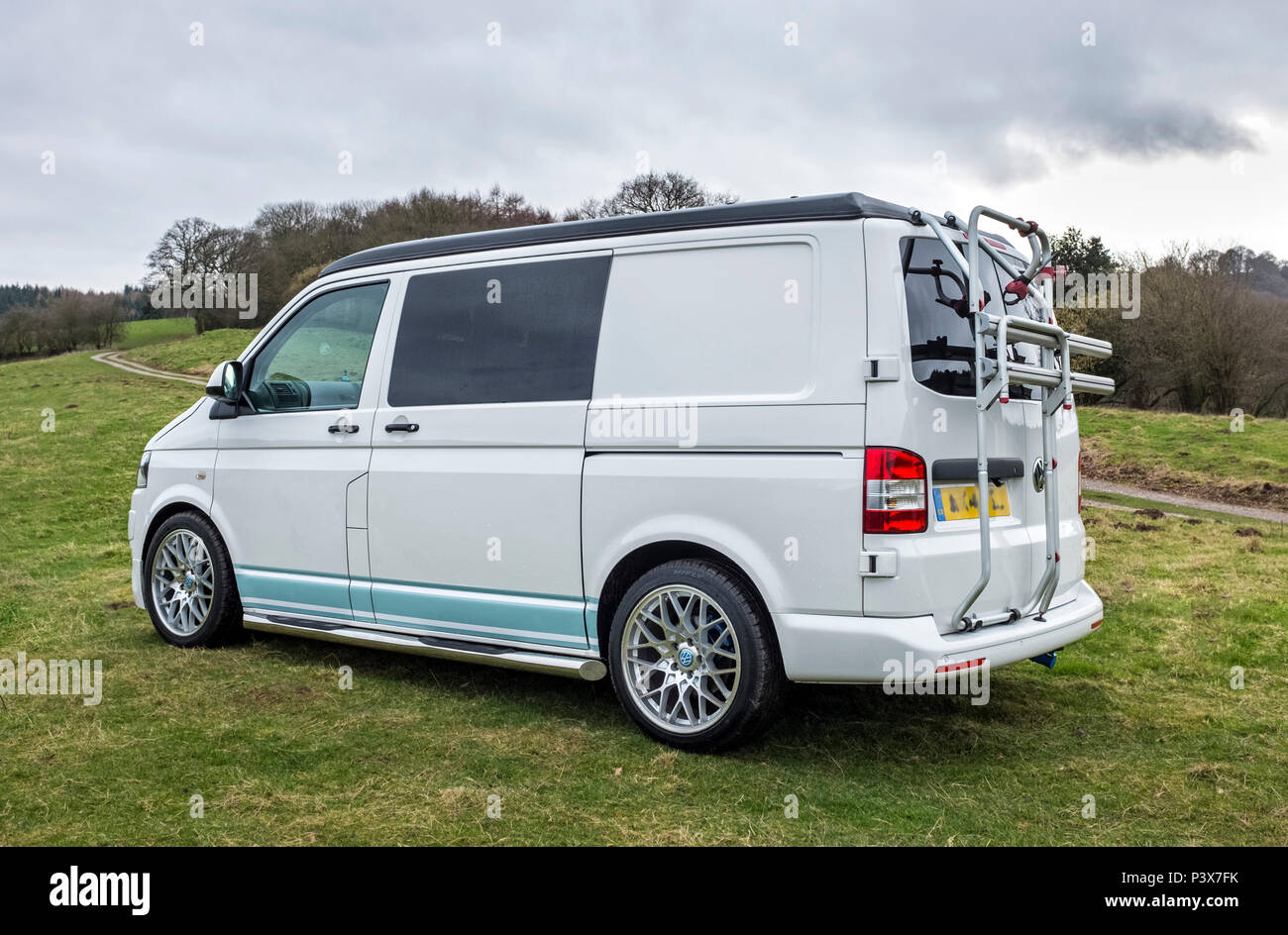 Weißen Volkswagen T6 Wohnmobil. Stockfoto