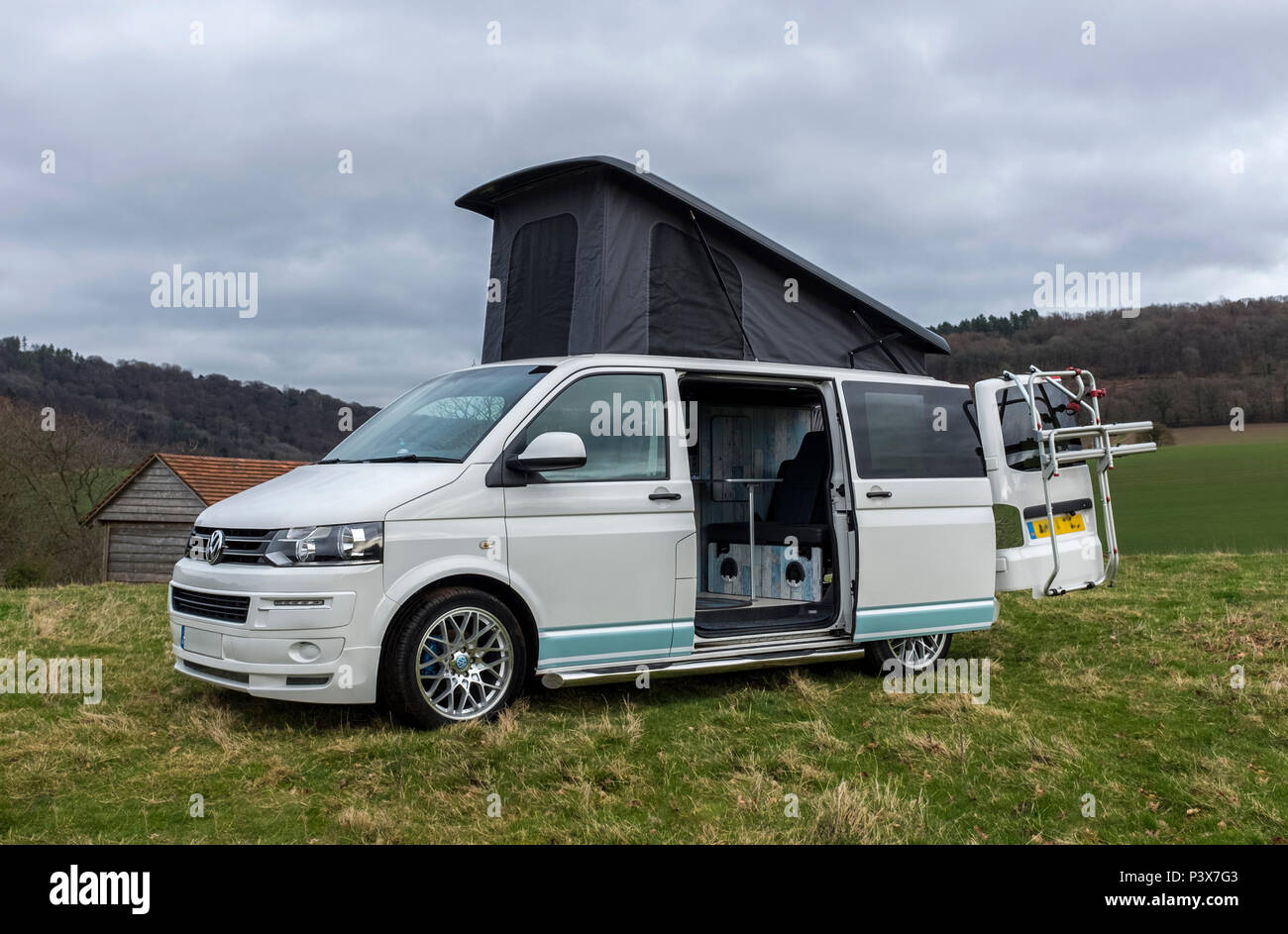 Weißen Volkswagen T6 Wohnmobil. Stockfoto