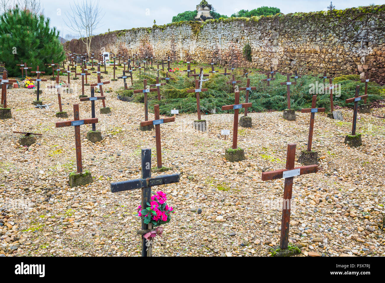 Cadillac, Girond, Nouvelle-Aquitaine, Frankreich. Friedhof der Vergessenen manchmal bekannt als Friedhof der Wahnsinn. (Cimetière des Oubliés. Saint-florent-le-Vieil Stockfoto