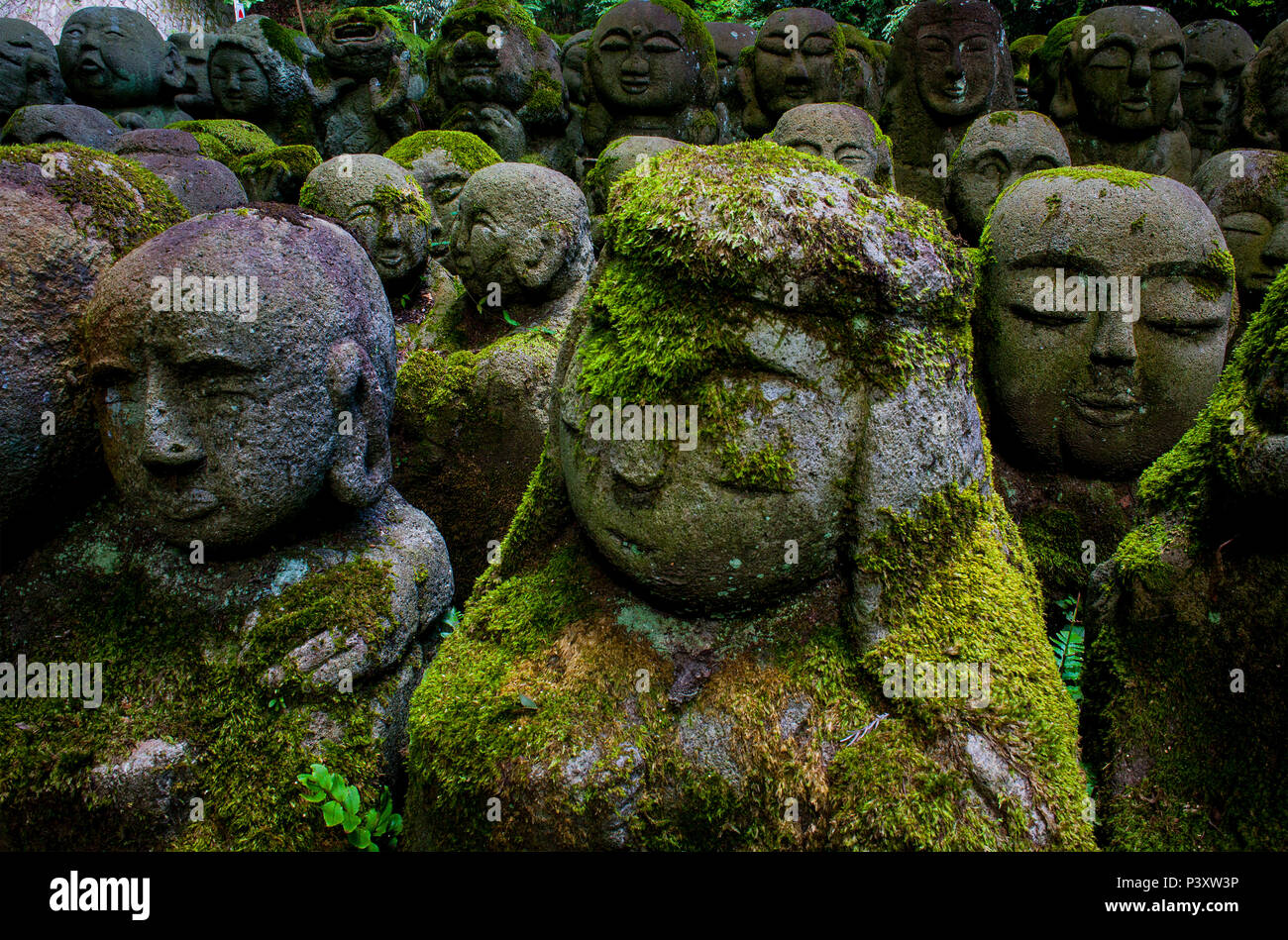 Stein reconstruierte in Otagi Nenbutsu Ji Tempel, Arashiyama Sagano Bereich, Kyoto. Kansai, Japan. Stockfoto