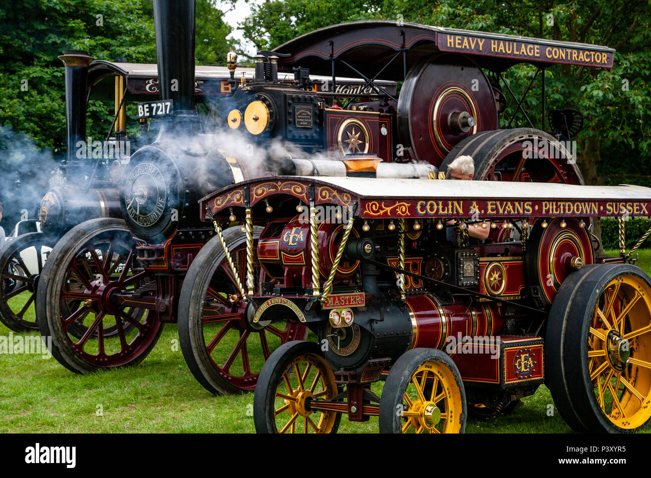 Traditionelle Dampfmaschinen auf Anzeige an der jährlichen High Hurstwood Dorffest, Sussex, UK Stockfoto