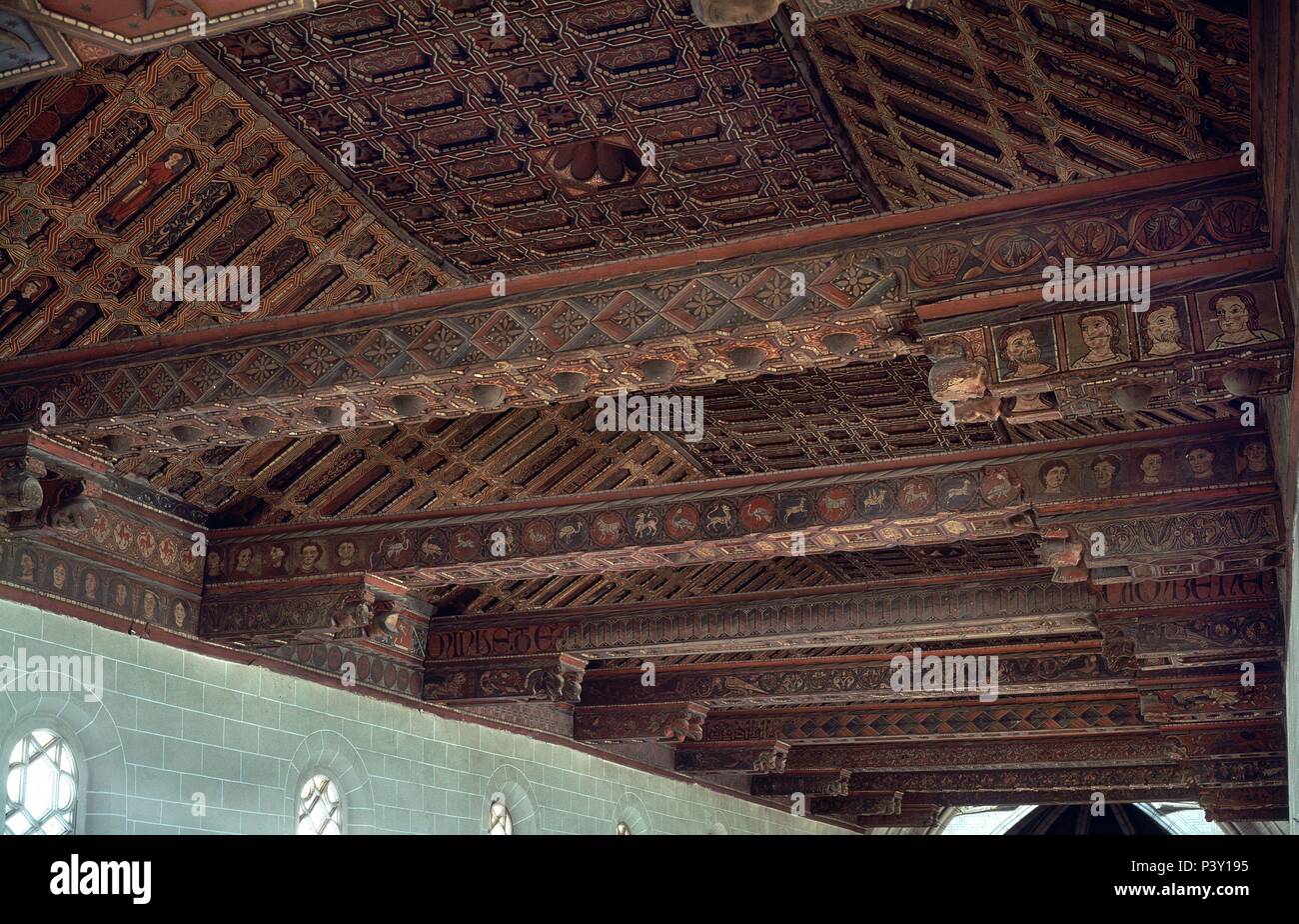 ARTESONADO MUDEJAR DE LA CATEDRAL DE TERUEL CON ESTRUCTURA ALMOHADE - SIGLO XIV. Lage: Catedral, Teruel, Spanien. Stockfoto