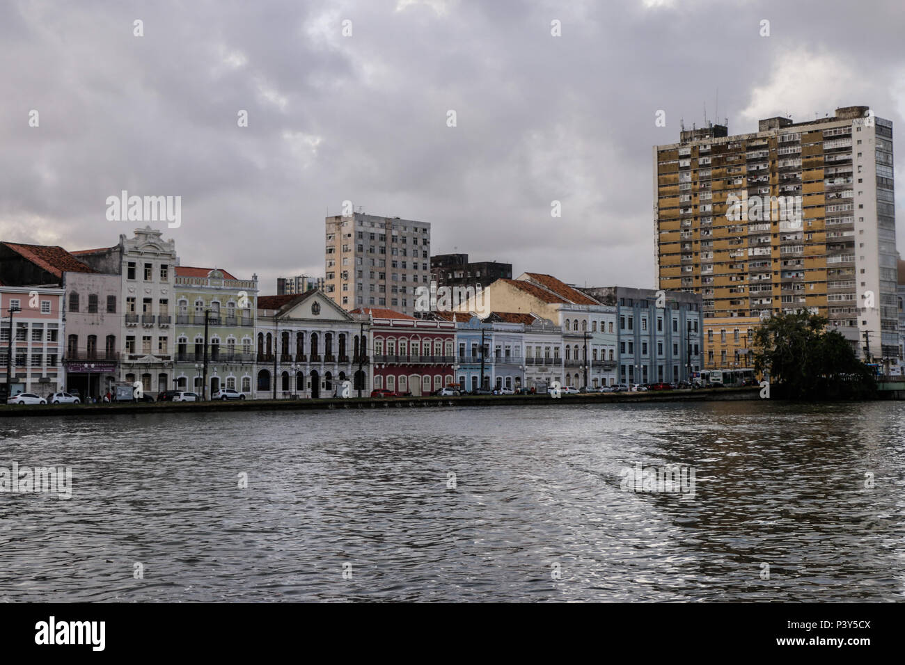 Vista da Rua da Aurora, que após a Lei do Ventre Livre, teve o nome modificado para Rua Visconde do Rio Branco, Mas voltou Ao antigo Nome, como ficou conhecida: Rua da Aurora, seu nome Oficial, em Recife, Pernambuco. Stockfoto