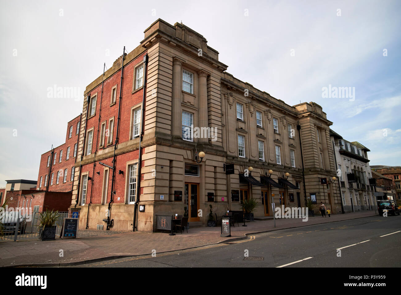 Die halston Aparthotel Hotel in der ehemaligen General Post Office Building Carlisle Cumbria England Großbritannien Stockfoto
