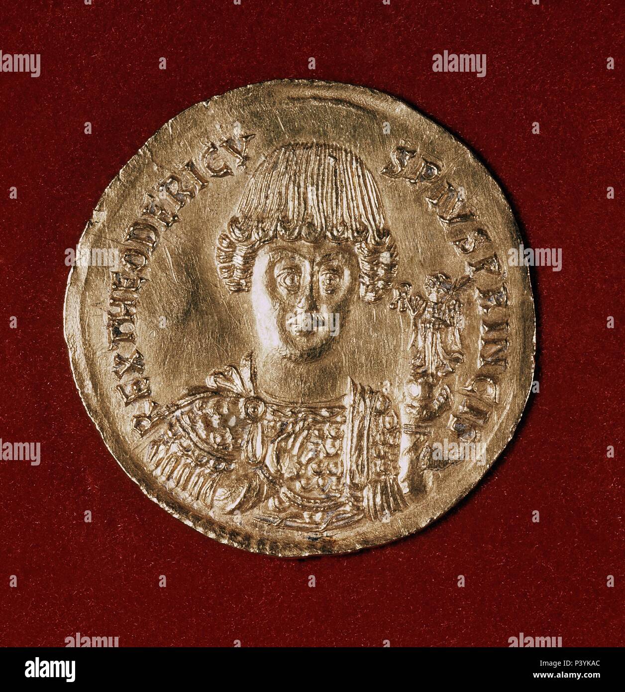 * MONEDA DE ORO DE TEODORICO. Lage: MUSEO NACIONAL ROMANO/PALACIO MASSIMO, Rom, Italien. Stockfoto