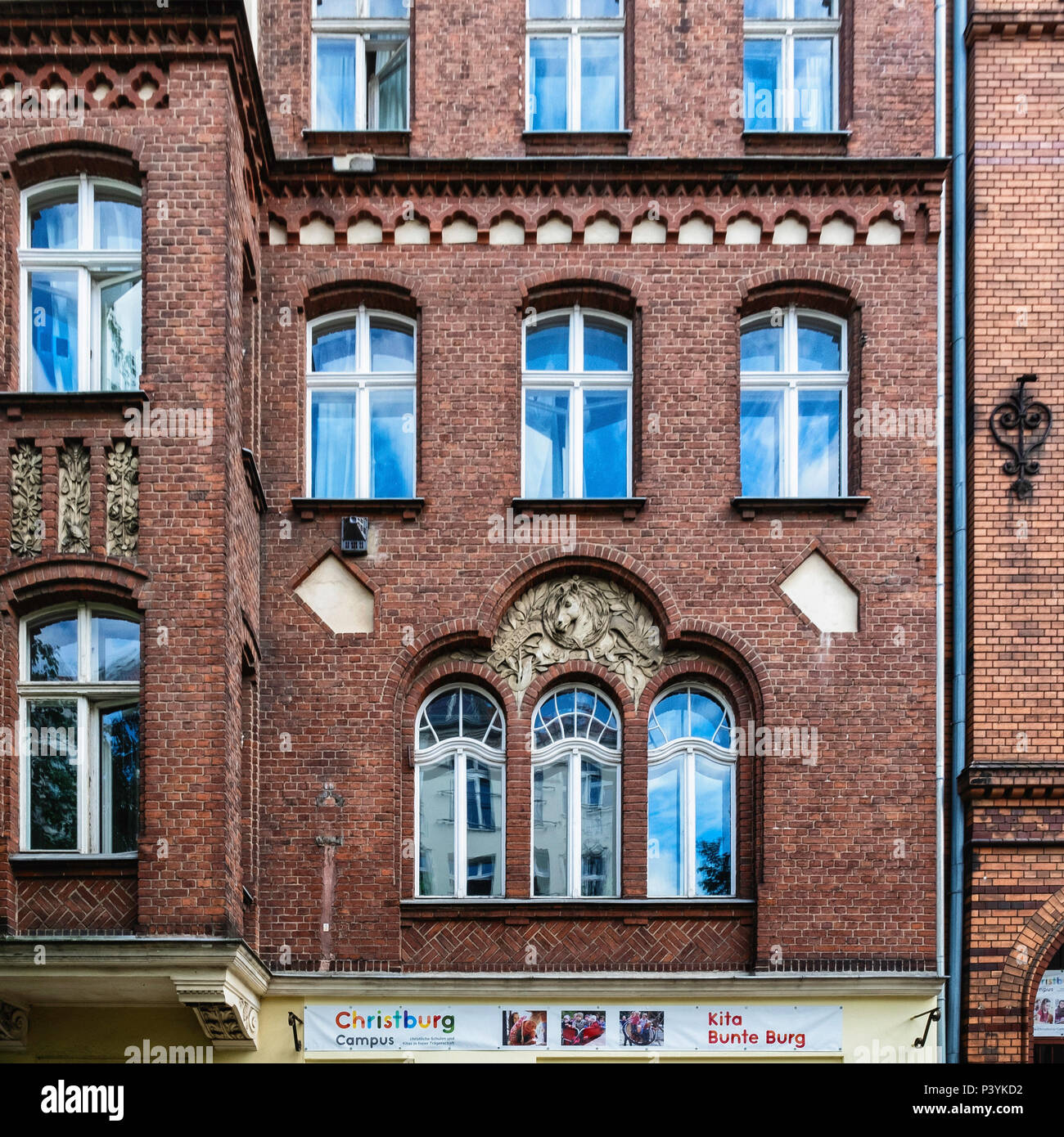 Berlin Pankow Historisches Ziegelgebaude Denkmalgeschutzte Hauser Christburg Campus Schule Aussen Fassade Stockfotografie Alamy
