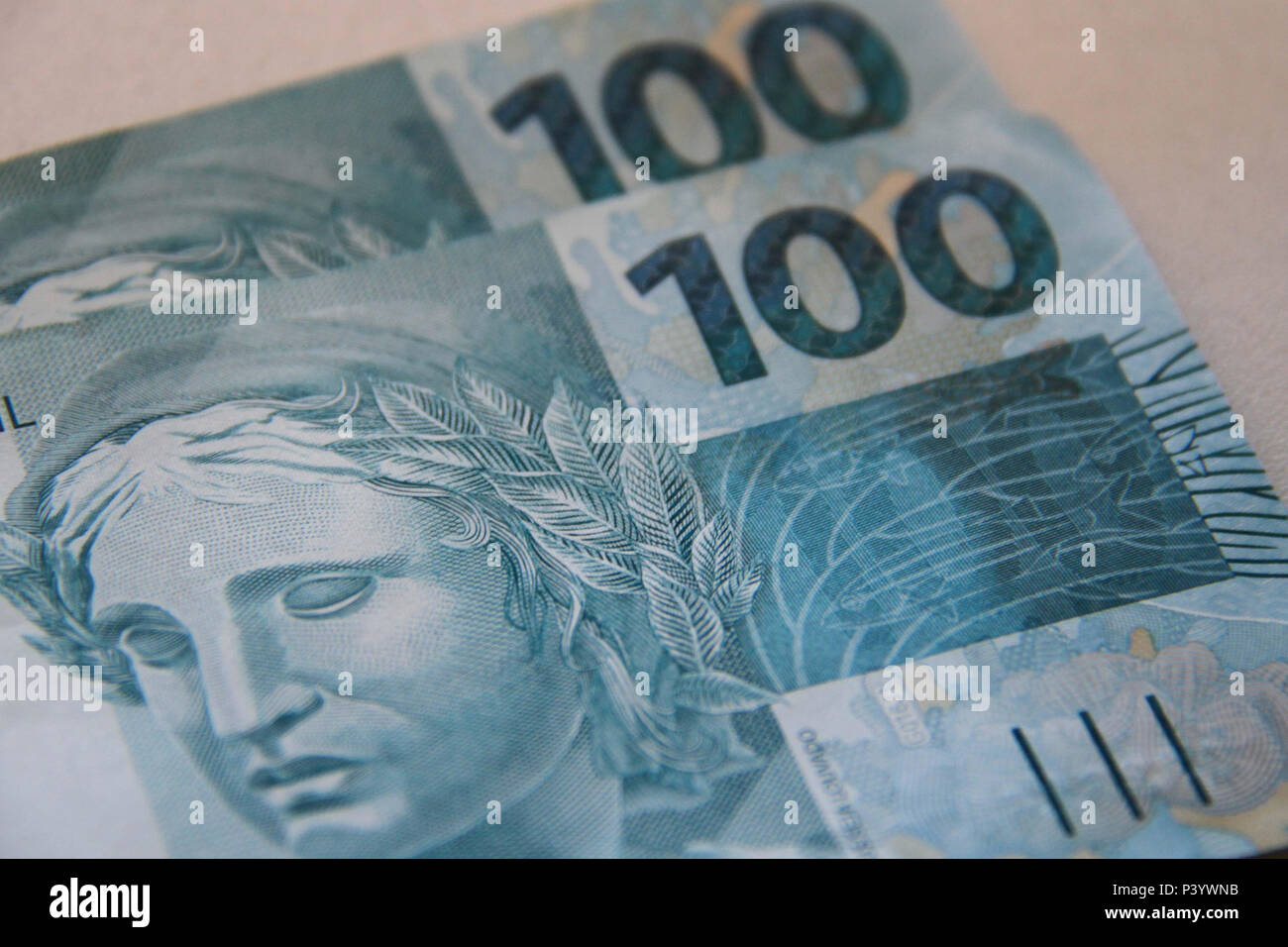 Dinheiro do Brasil, notas de Real, moeda Brasileira. Na Foto, cédulas de 100 Reais. Stockfoto
