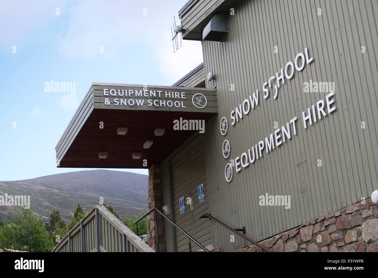 Aviemore Skigebiet Skischule und Verleih Gebäude Stockfoto