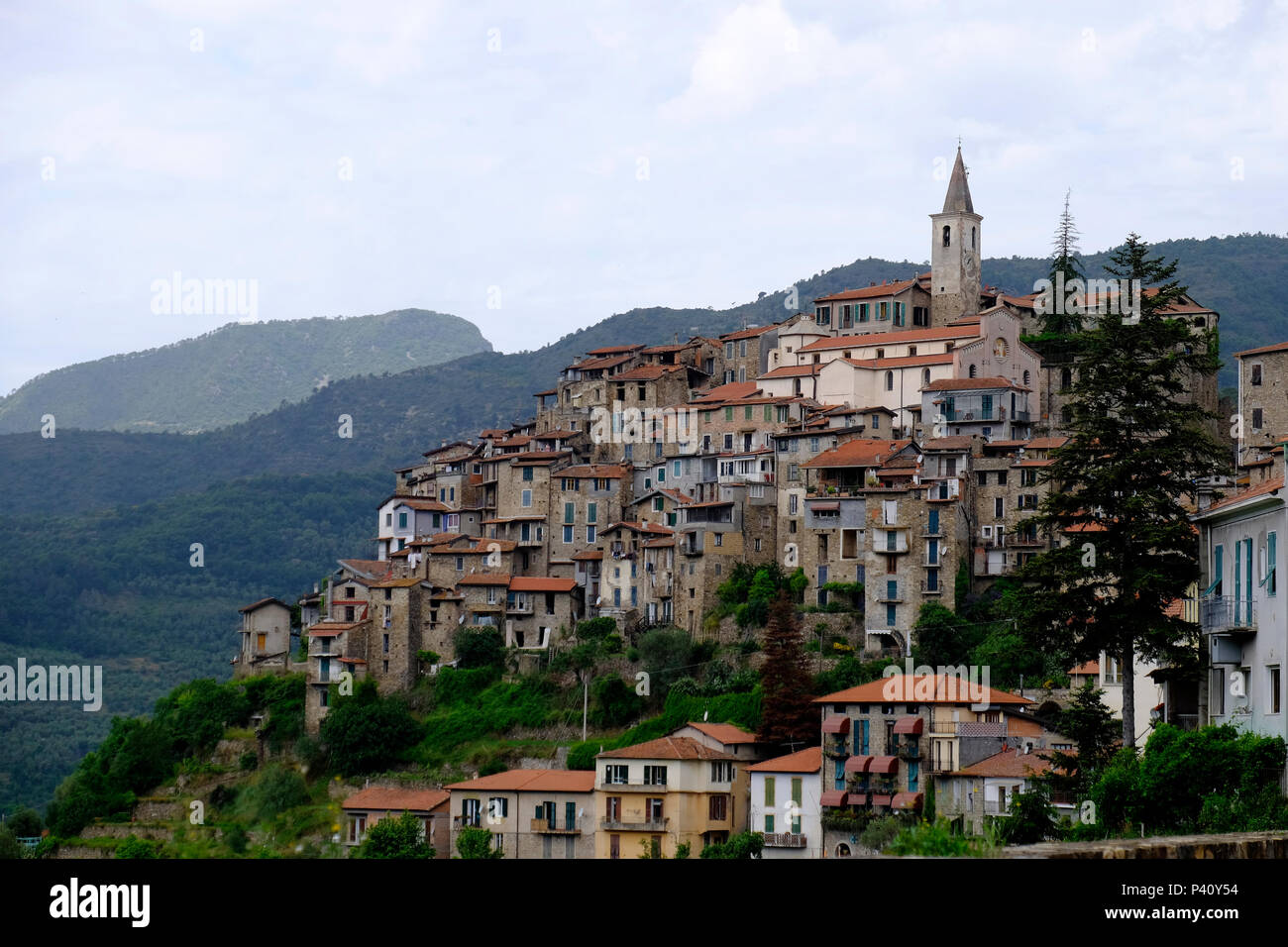 Apricale, Provinz Imperia, Ligurien, Italien. Eine der schönsten italienischen Dörfern. Stockfoto