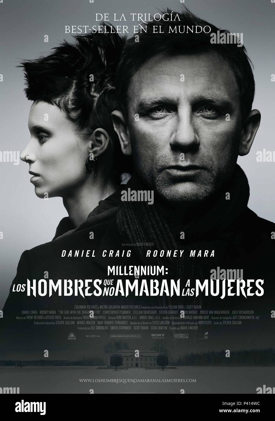 Das Madchen Mit Dem Drachentattoo Stockfotos Und Bilder Kaufen Alamy