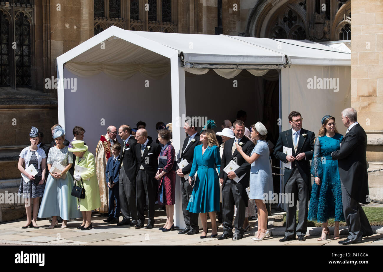 Die Hochzeit von Prinz Harry und Meghan Markle im Schloss Windsor mit: Lady Louise Windsor, Sophie Gräfin von Wessex, Queen Elizabeth, James Viscount Severn, Prince Edward, Prinz Philip, Prinzessin Anne, Commander Timothy Laurence, Herbst Phillips, Peter Phillips, Prinzessin Eugenie, Prinzessin Beatrice, Prince, Wo: Windsor, Großbritannien Wann: 19. Mai 2018 Credit: John rainford/WANN Stockfoto