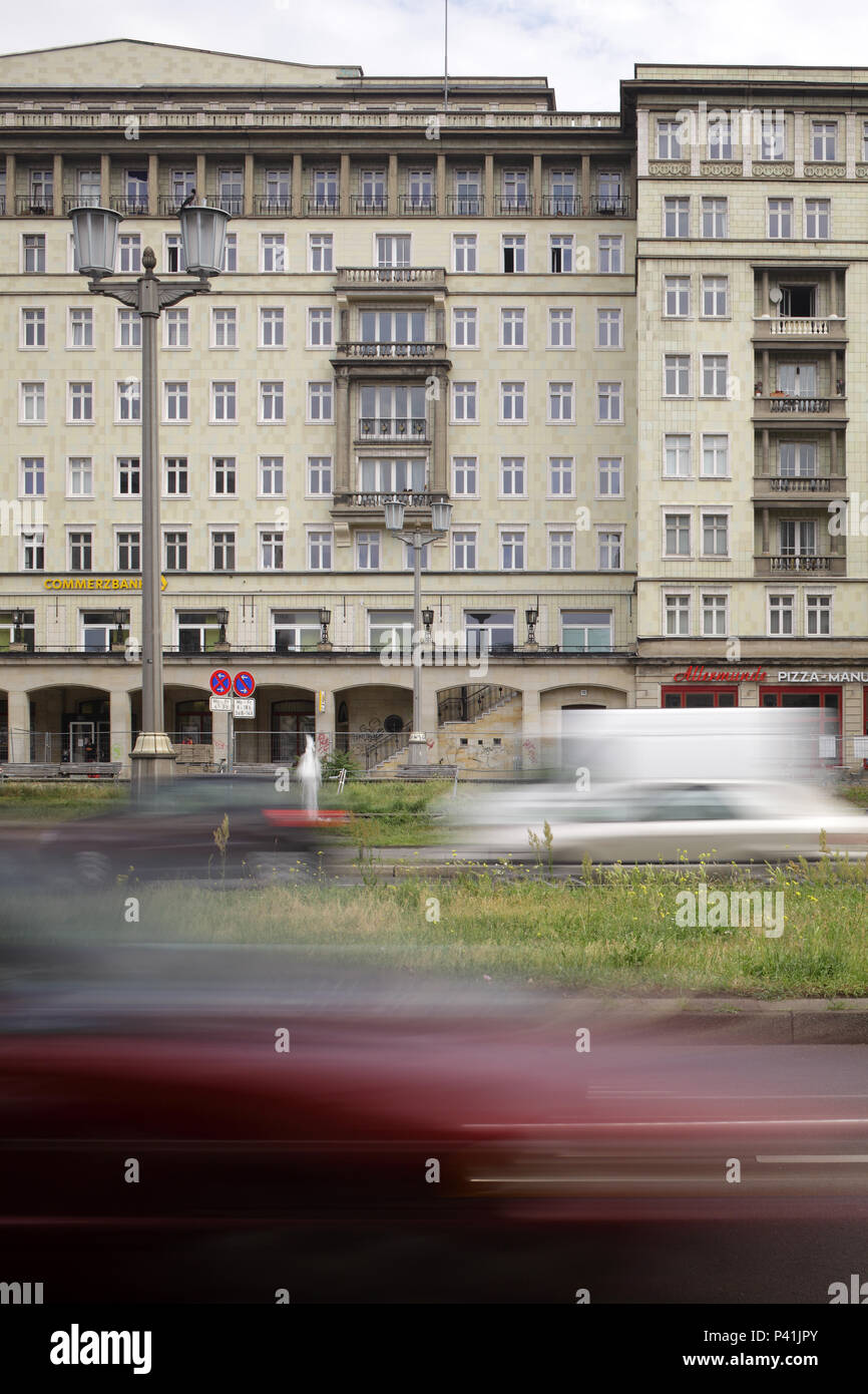 Berlin, Deutschland, Wohnhaus in der Karl-Marx-Allee in Berlin-Friedrichshain Stockfoto
