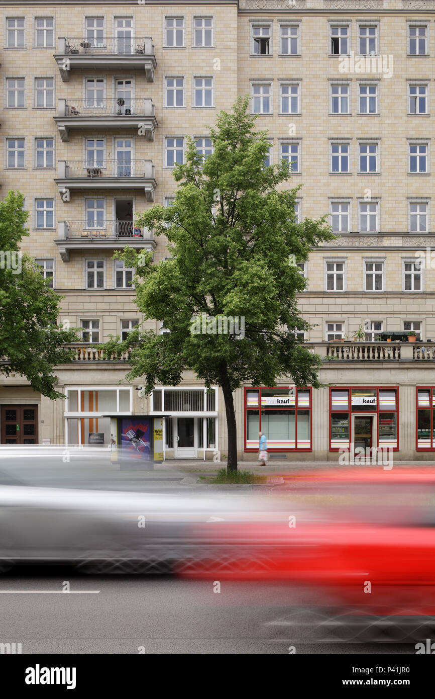 Berlin, Deutschland, Wohnhaus in der Karl-Marx-Allee in Berlin-Friedrichshain Stockfoto