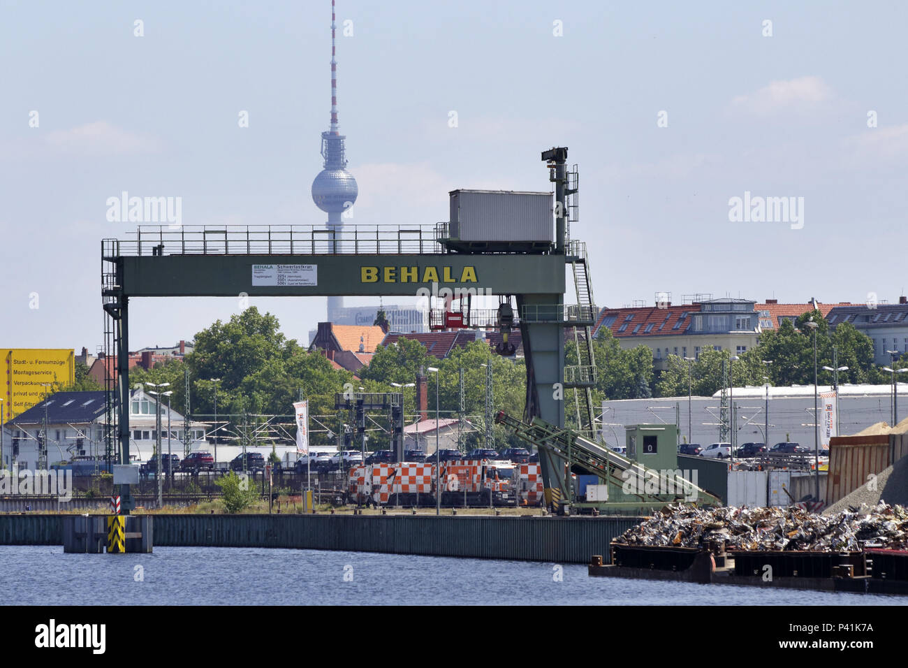 Berlin, Deutschland, BEHALA Westhafen und Fernsehturm in Berlin-treptow Stockfoto