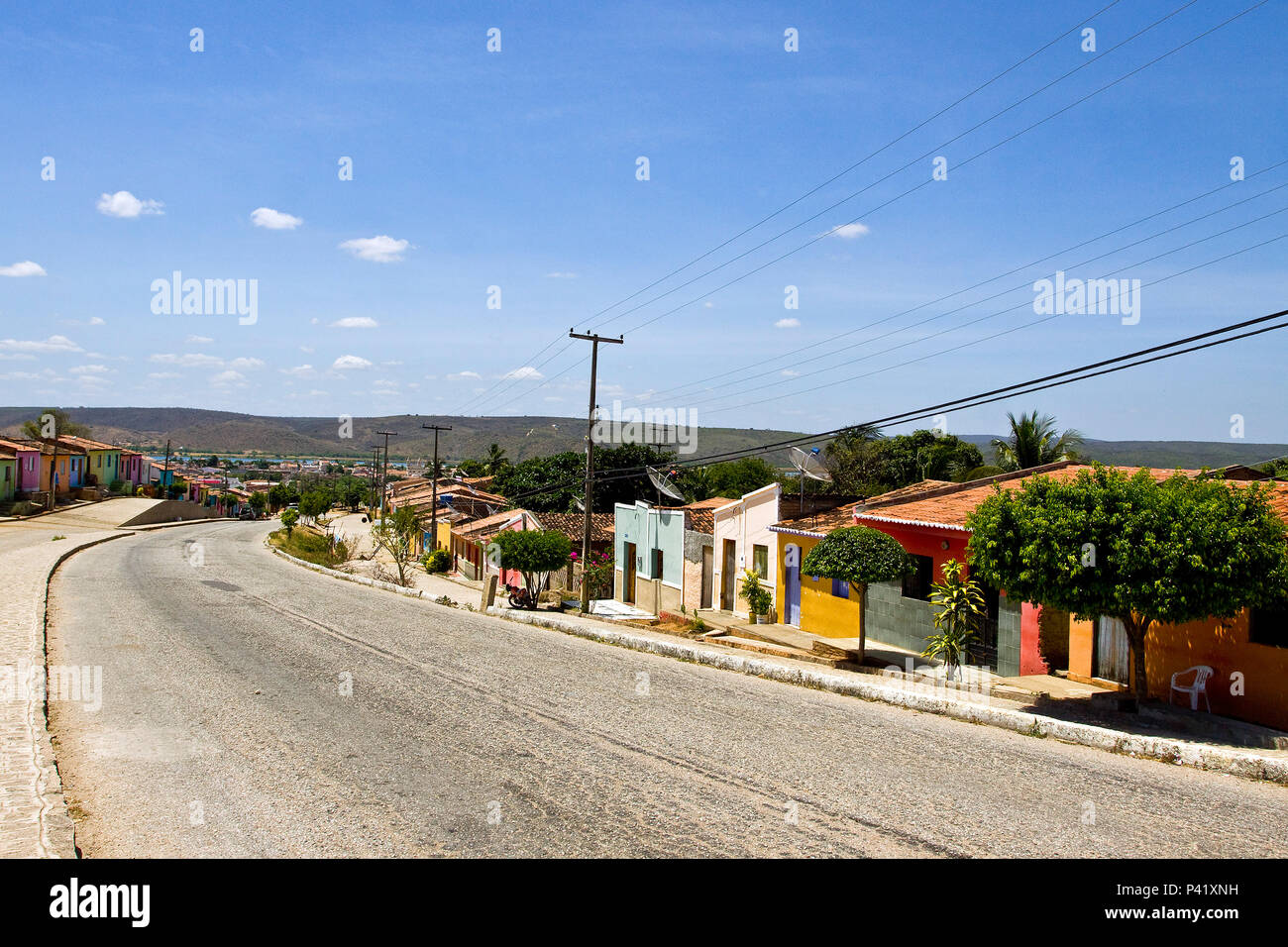 Pao de Açucar - Alagoas Rua com Asfalto Rua Rua Casas residências asfaltada moradia Cidade de Alagoas Cidade de Pao de Açucar Pao de Açucar Alagoas Brasil Nordeste Rio Rio São Francisco Stockfoto