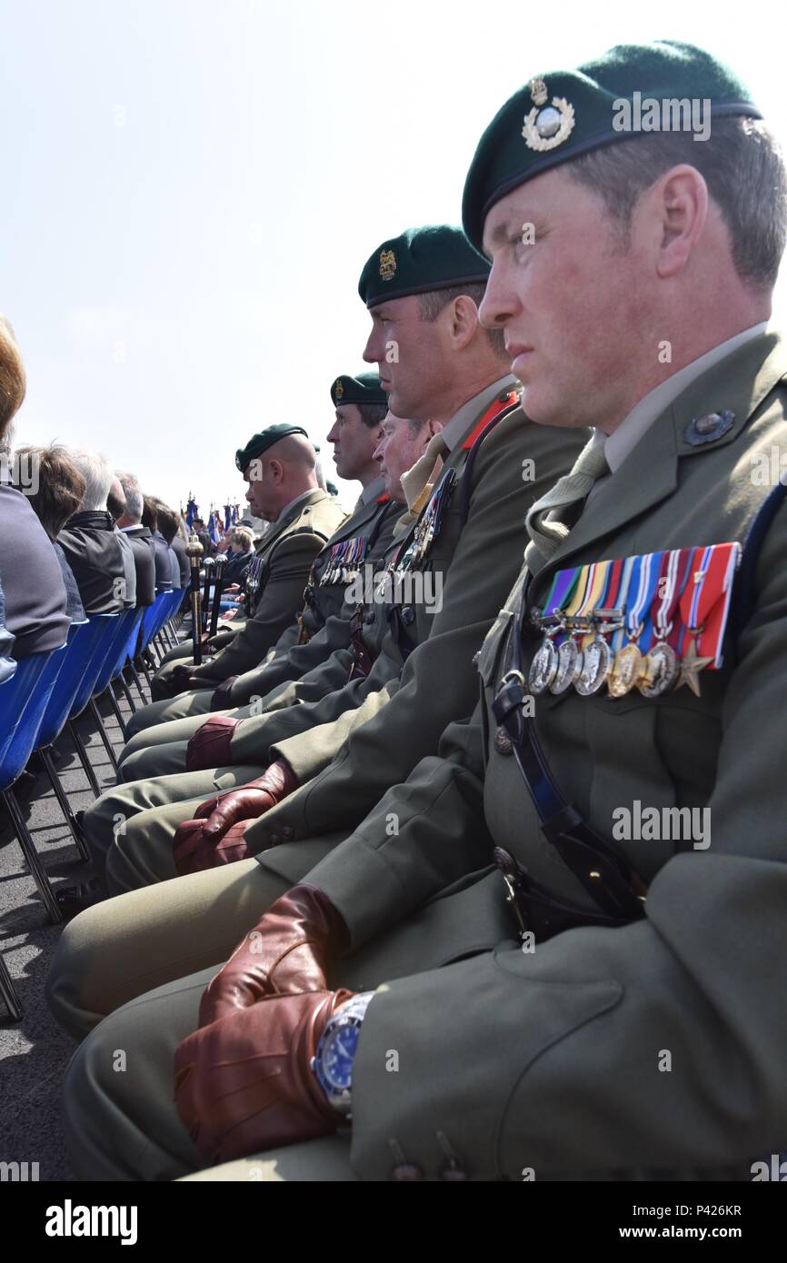 PORT EN BESSIN, Frankreich (06. Juni 2016) Internationale Führungskräfte aus über 10 Ländern bezahlt für die Erinnerung an die Invasion in der Normandie während der 47Th Royal Marine Commando Monument Zeremonie zu Ehren der Opfer des Zweiten Weltkriegs Veteranen. (Foto von der U.S. Army Sgt. 1. Klasse Crista Mary Mack/Freigegeben) Stockfoto