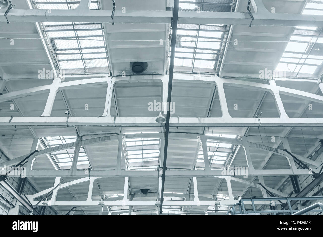 Dach der Industriegebäude. factory innere Dach Struktur Strahl Stockfoto