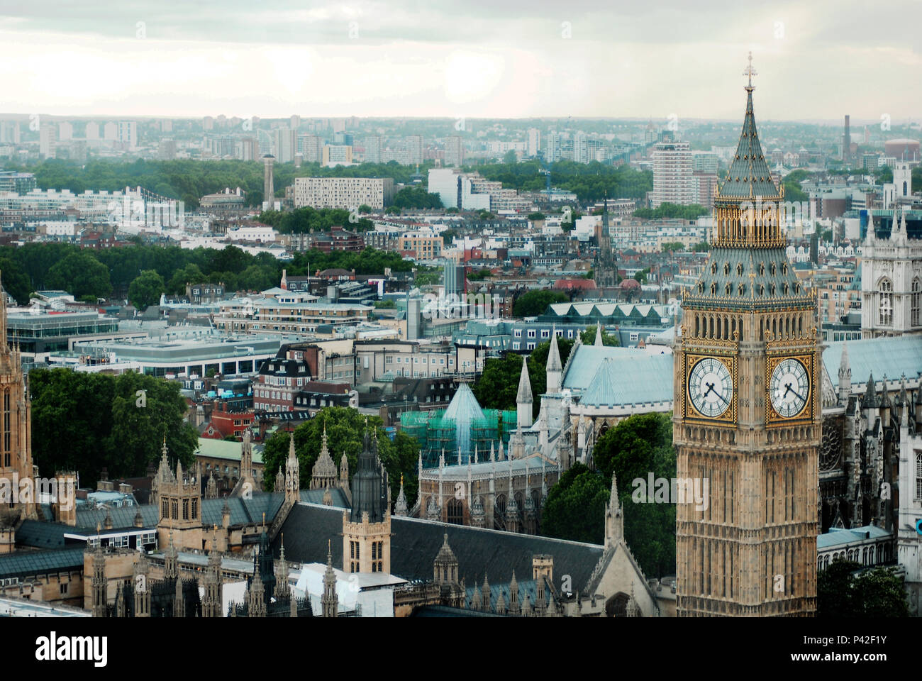 Big Ban Ao contrário do que Todos pensam, é um Sino de 13 toneladas, Criado por George Mears, que fica Dentro do Relógio instalado na Torre Do Palácio de Westminster (conhecido como Parlamento Inglês) EM 1859, foi batizado por Big Bag porque Era o Apelido de Benjamin Hall, o arquiteto responsável Pela conatrução do Palácio. Londres/Lo, Reino Unido - 12/07/2009. Foto: André Stegano/Fotoarena Stockfoto