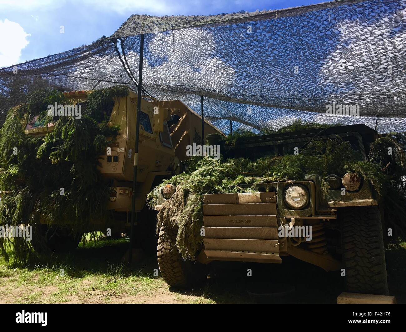 Die beiden Fahrzeuge Gehäuse das Bataillon Hilfe station der 2 Infantry Battalion, 7th Infantry Regiment, 1st Armored Brigade Combat Team, 3d-Infanterie Division. Die 2-7 Infanterie Bataillon wird in Polen für Übung Anakonda 2016, ein polnisch-led, multinationale Übung, die über 31.000 Soldaten aus 24 teilnehmenden Nationen umfasst. (U.S. Armee Foto von 1 Lt Ernest Wang/Freigegeben) Stockfoto